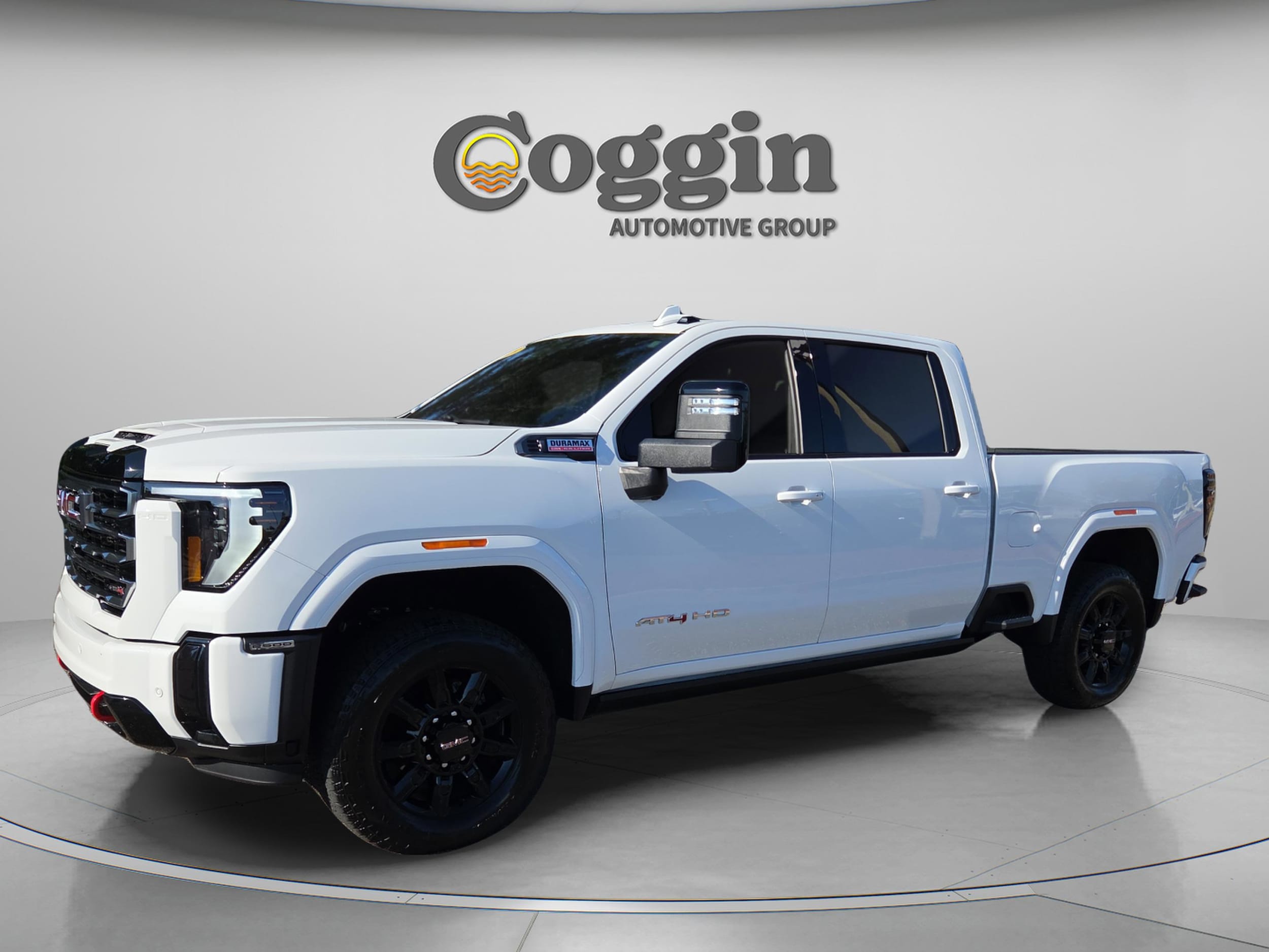 2025 GMC Sierra 4WD Crew Cab Standard Box AT4's photo