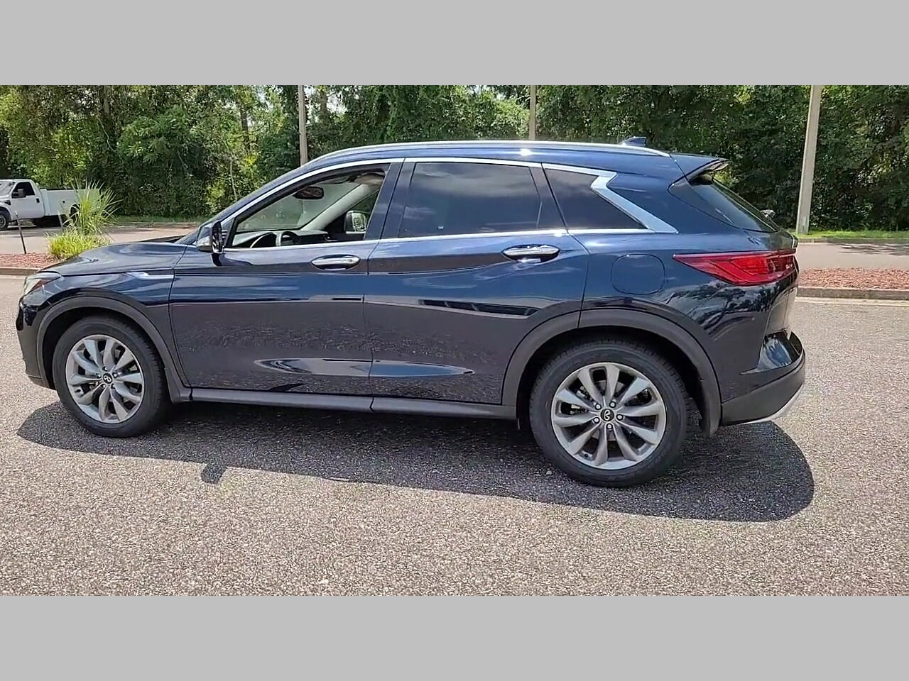 2022 Infiniti QX50 Luxe photo 18