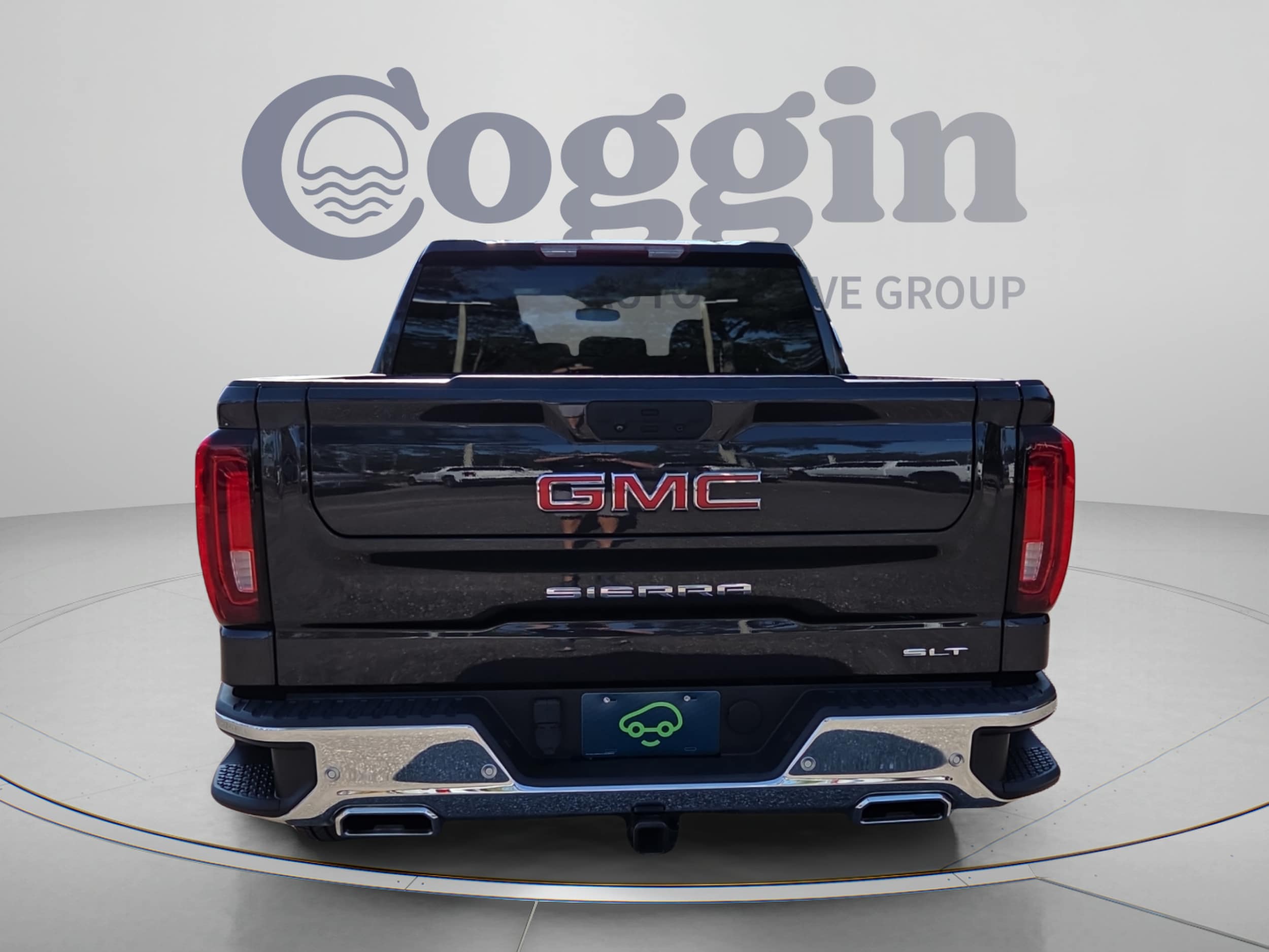 2023 GMC Sierra 1500 SLT - Photo 4