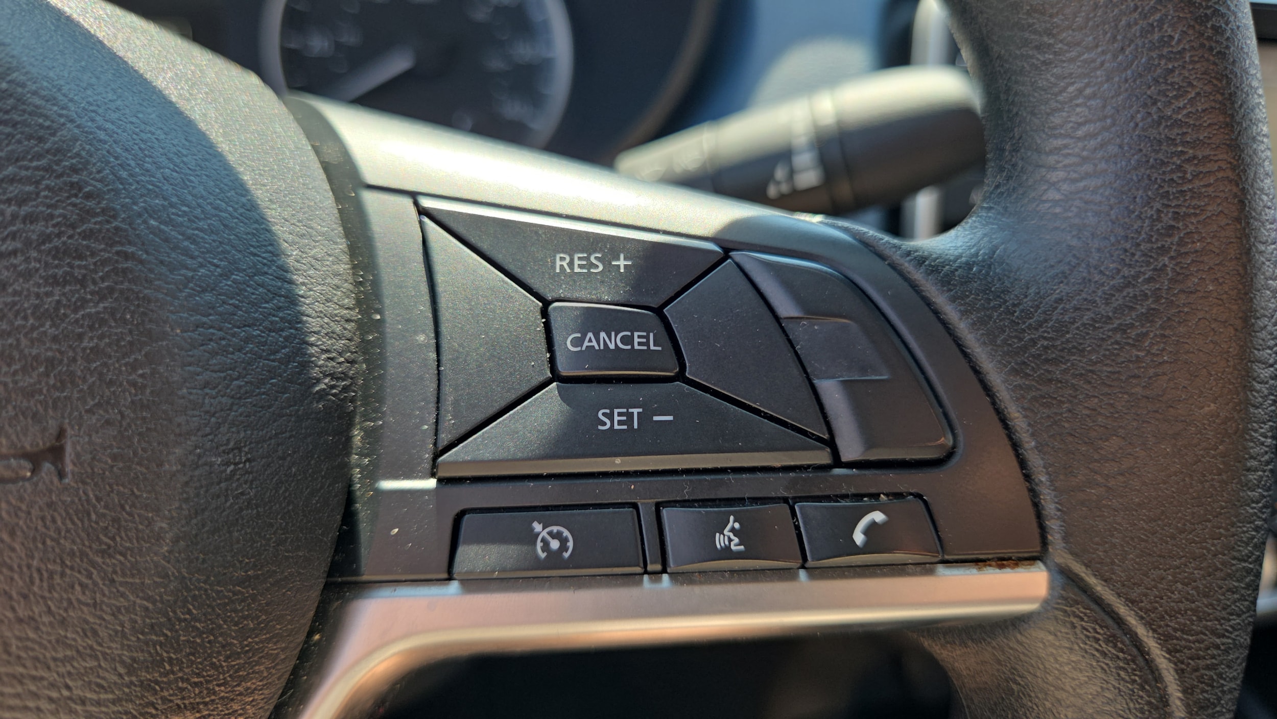 2025 Nissan Versa Sedan SV - Photo 25