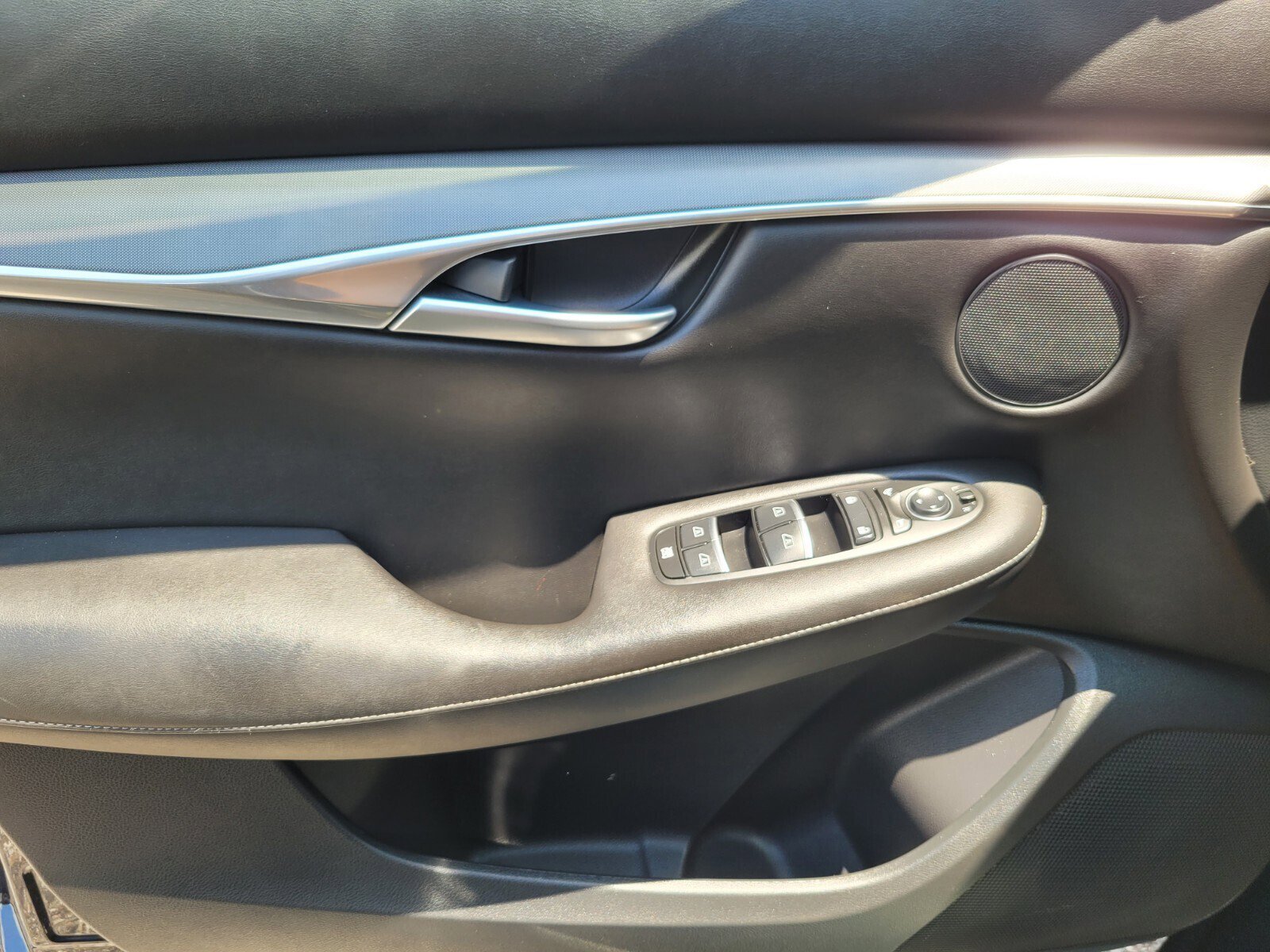 2022 Infiniti QX50 Luxe photo 8