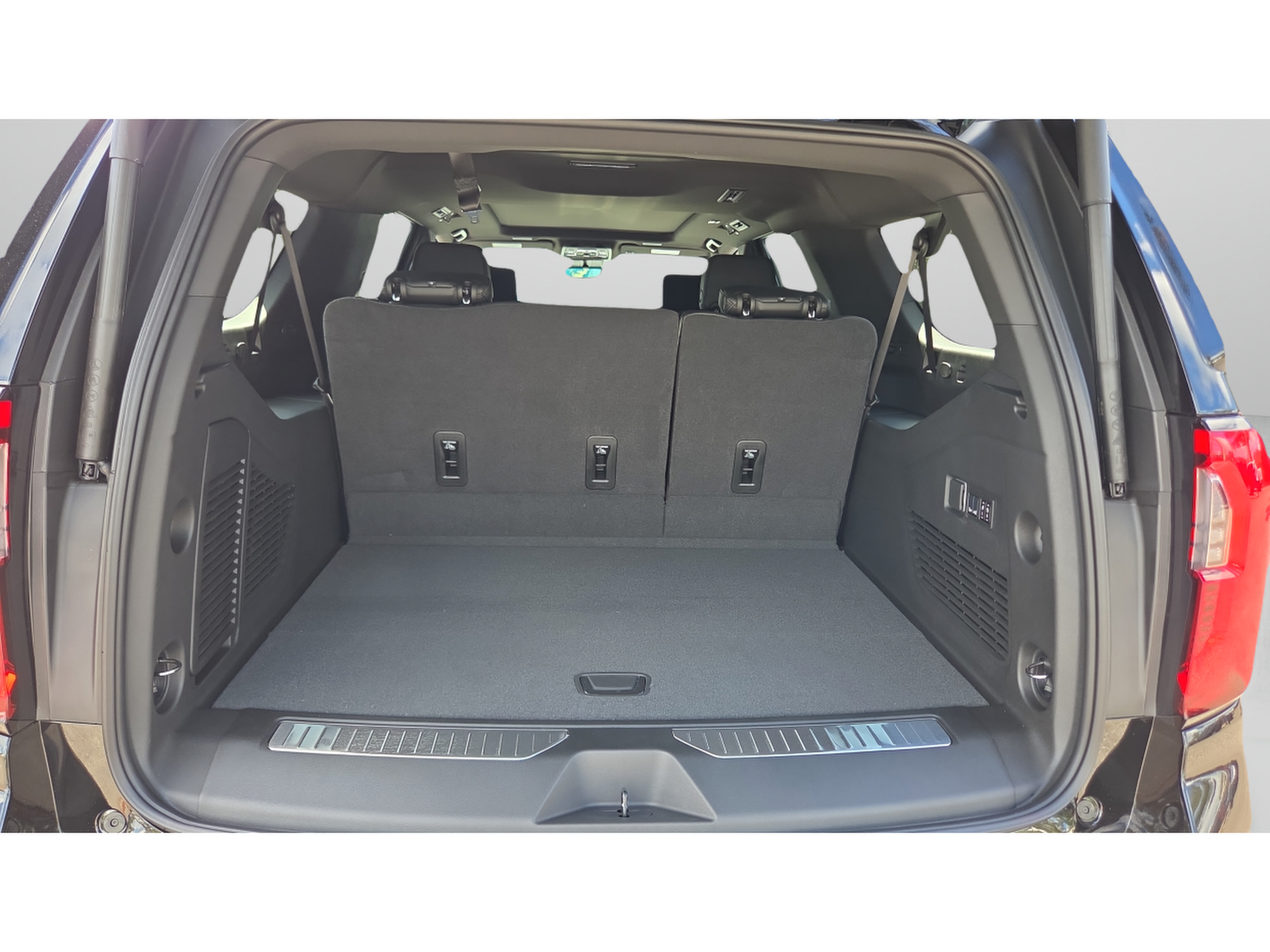 2026 GMC Yukon XL Denali - Photo 14