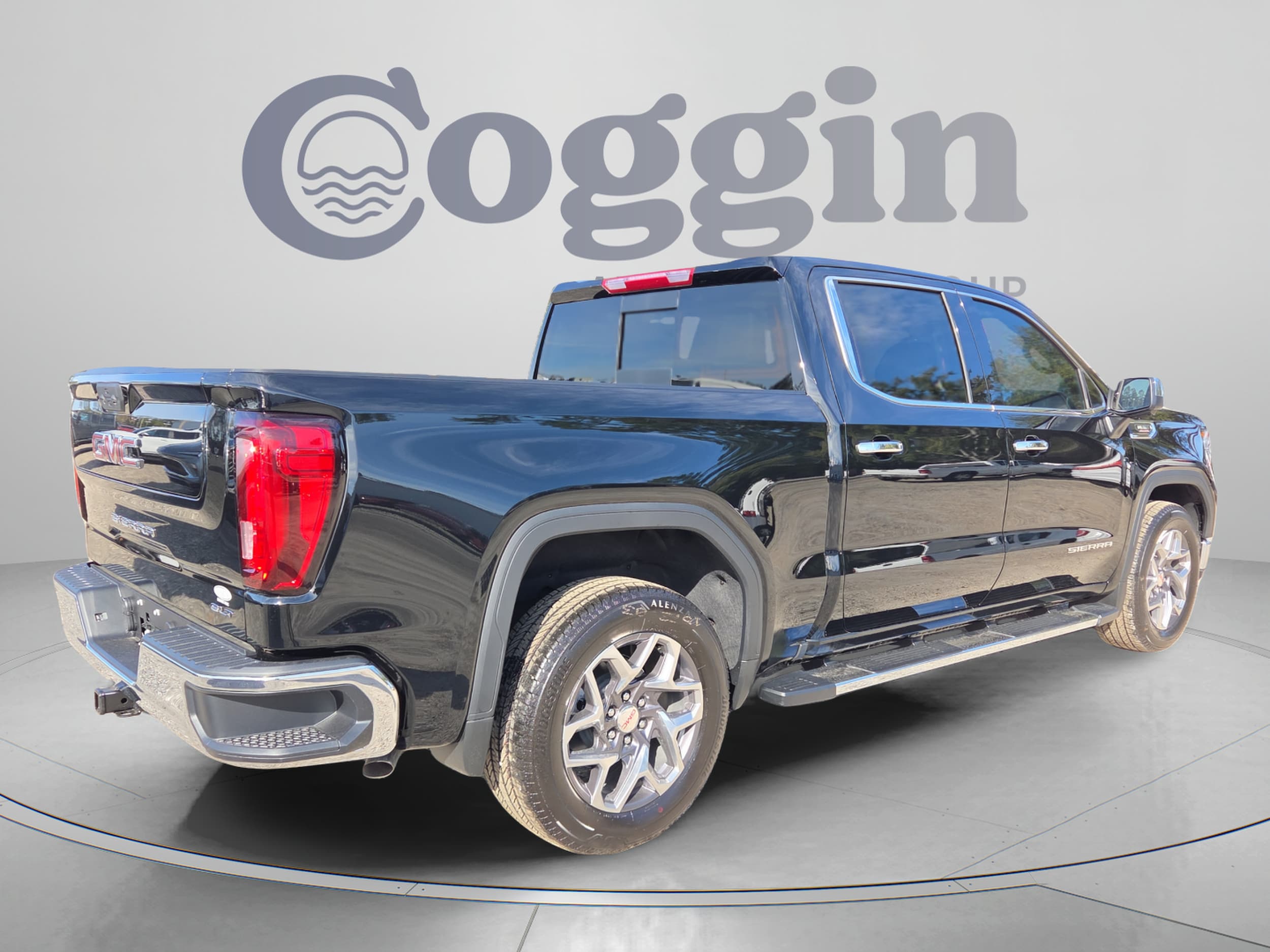 2026 GMC Sierra 1500 SLT - Photo 11