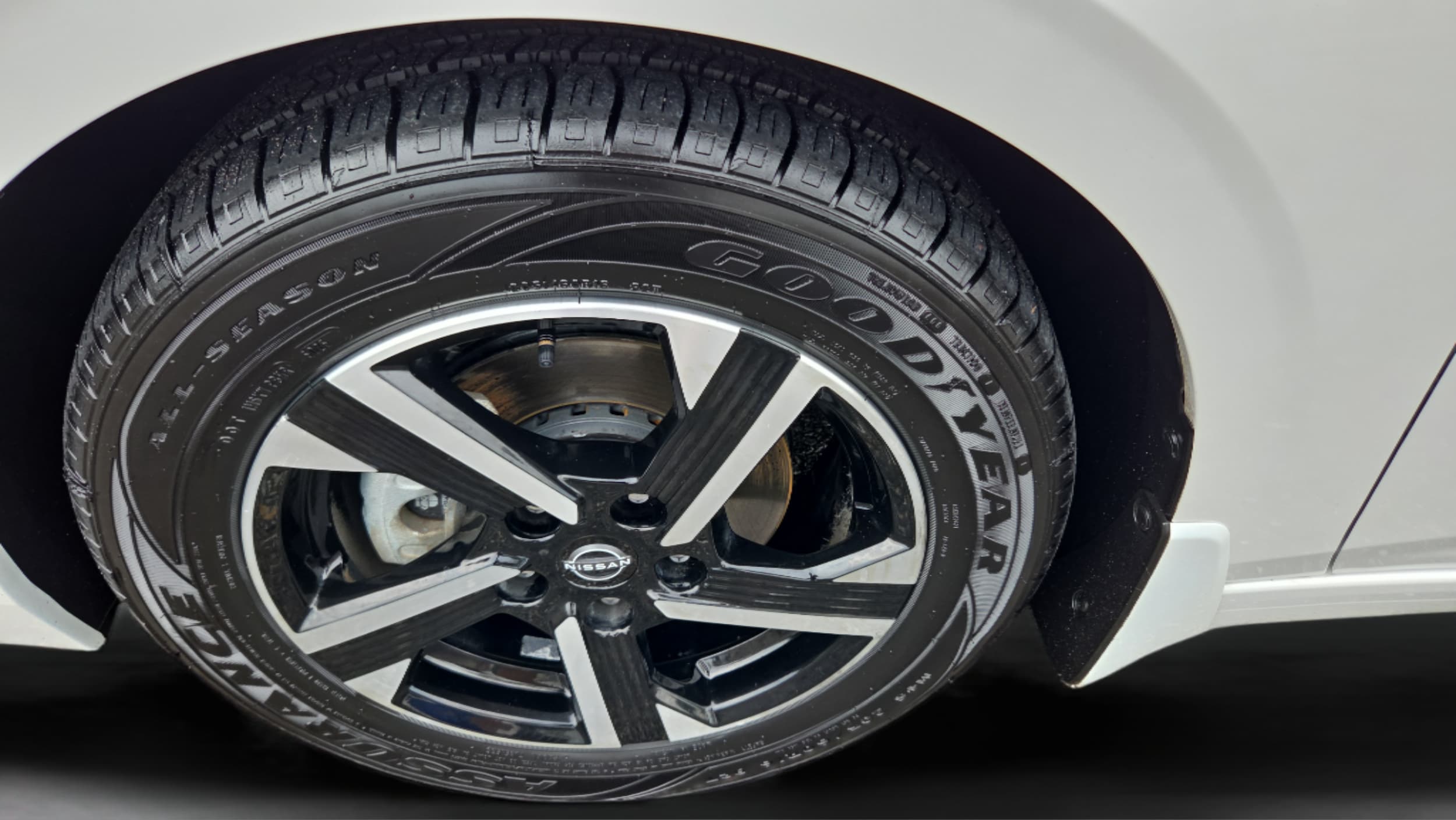 2024 Nissan Sentra SV - Photo 9
