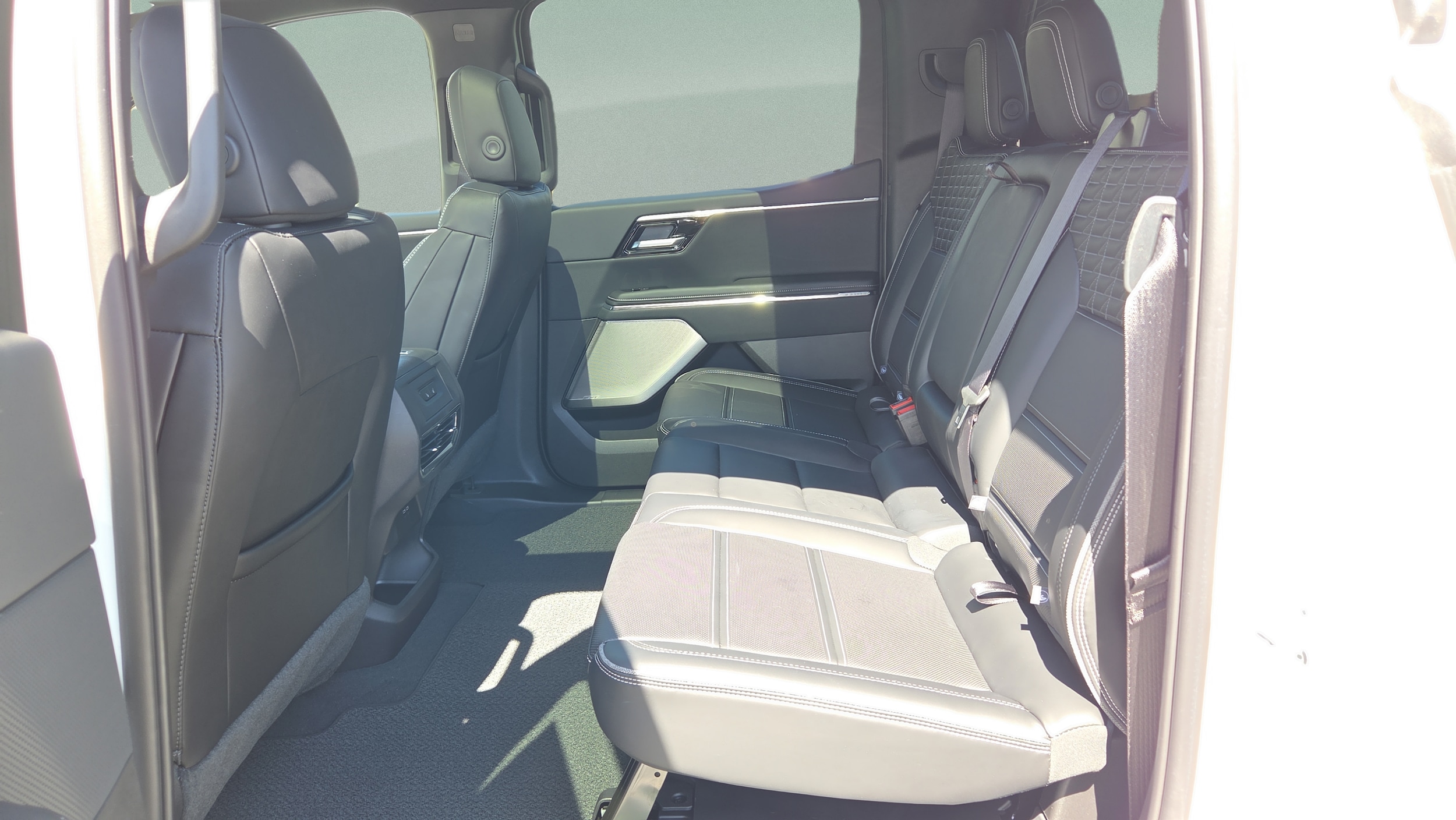 2025 GMC Sierra EV Denali - Photo 24