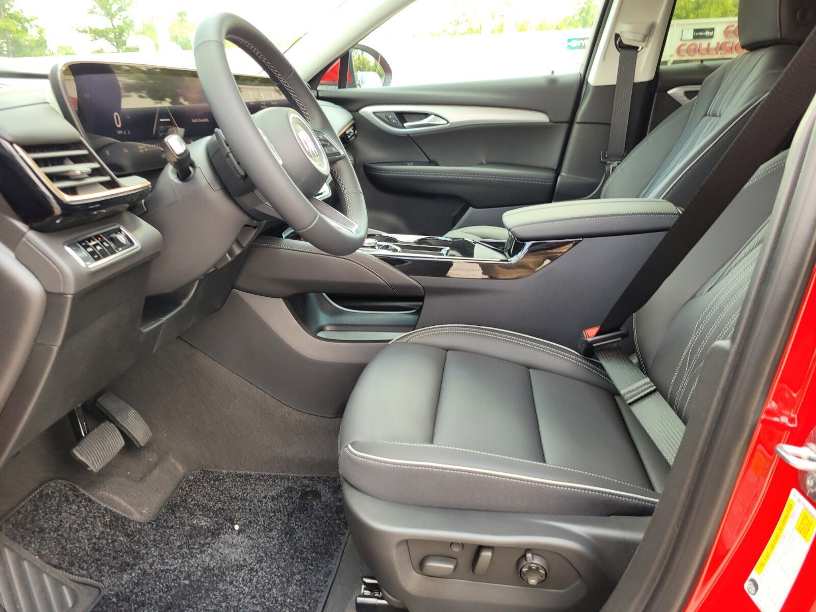 2025 Buick Envision Avenir photo 3