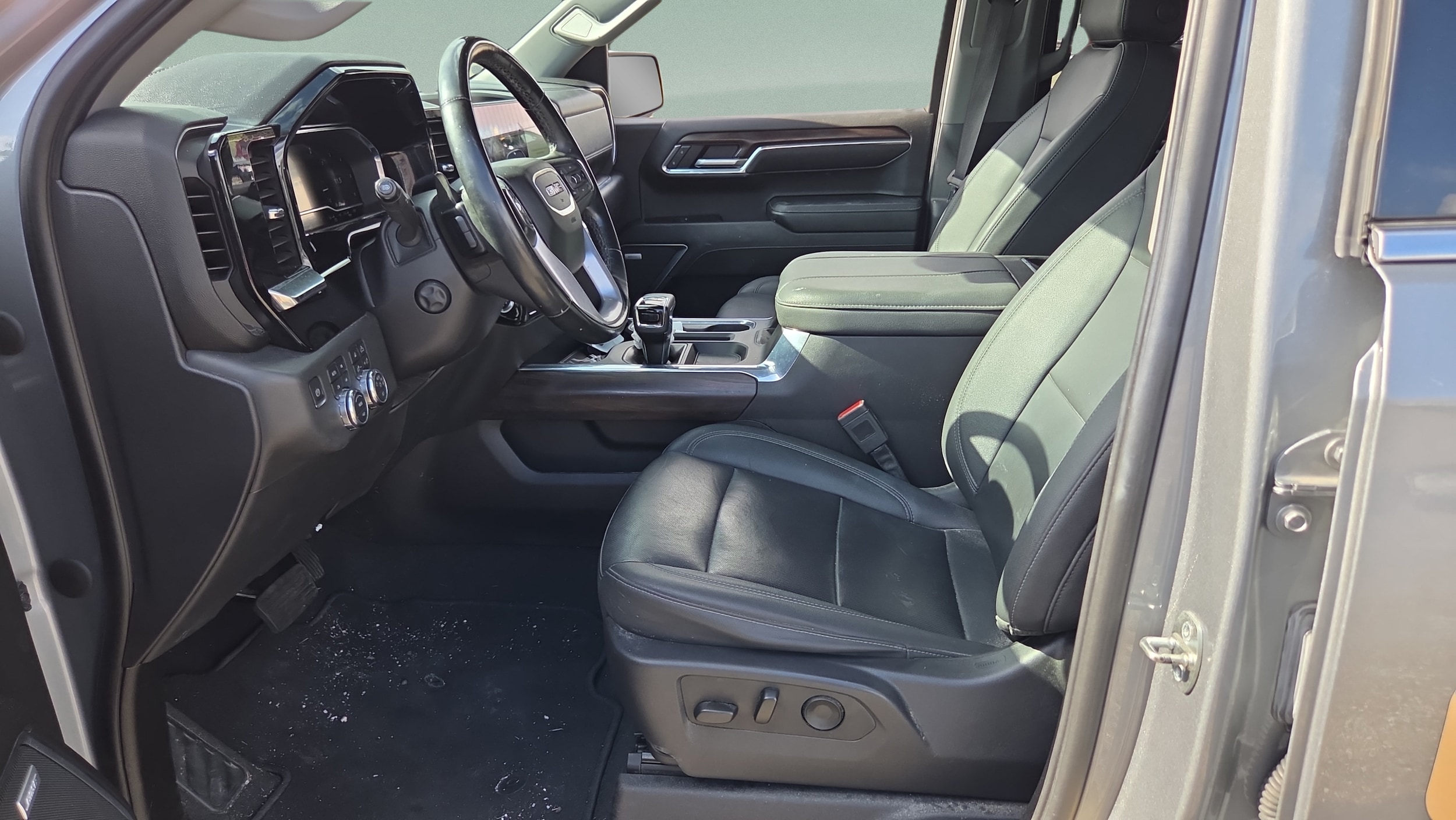 2023 GMC Sierra 1500 SLT - Photo 11