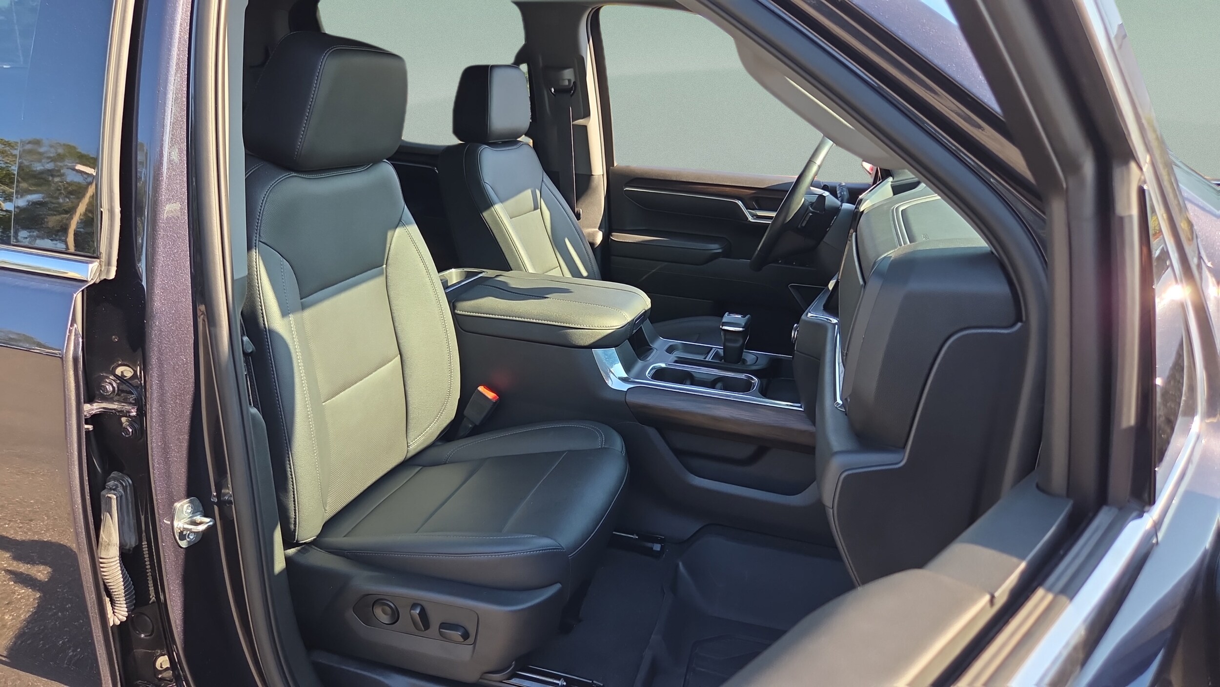 2023 GMC Sierra 1500 SLT - Photo 15