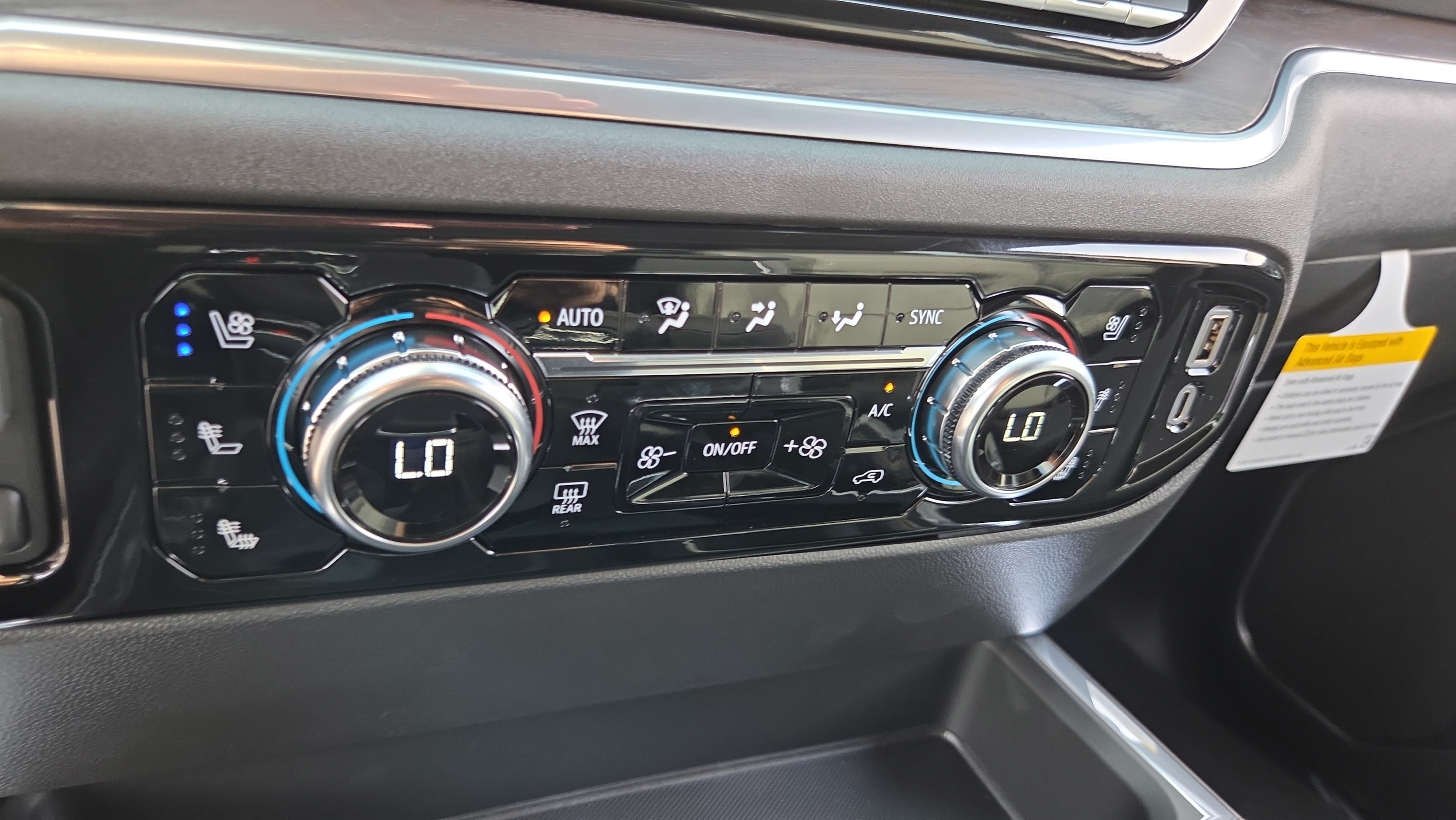 2026 GMC Sierra 1500 SLT - Photo 19