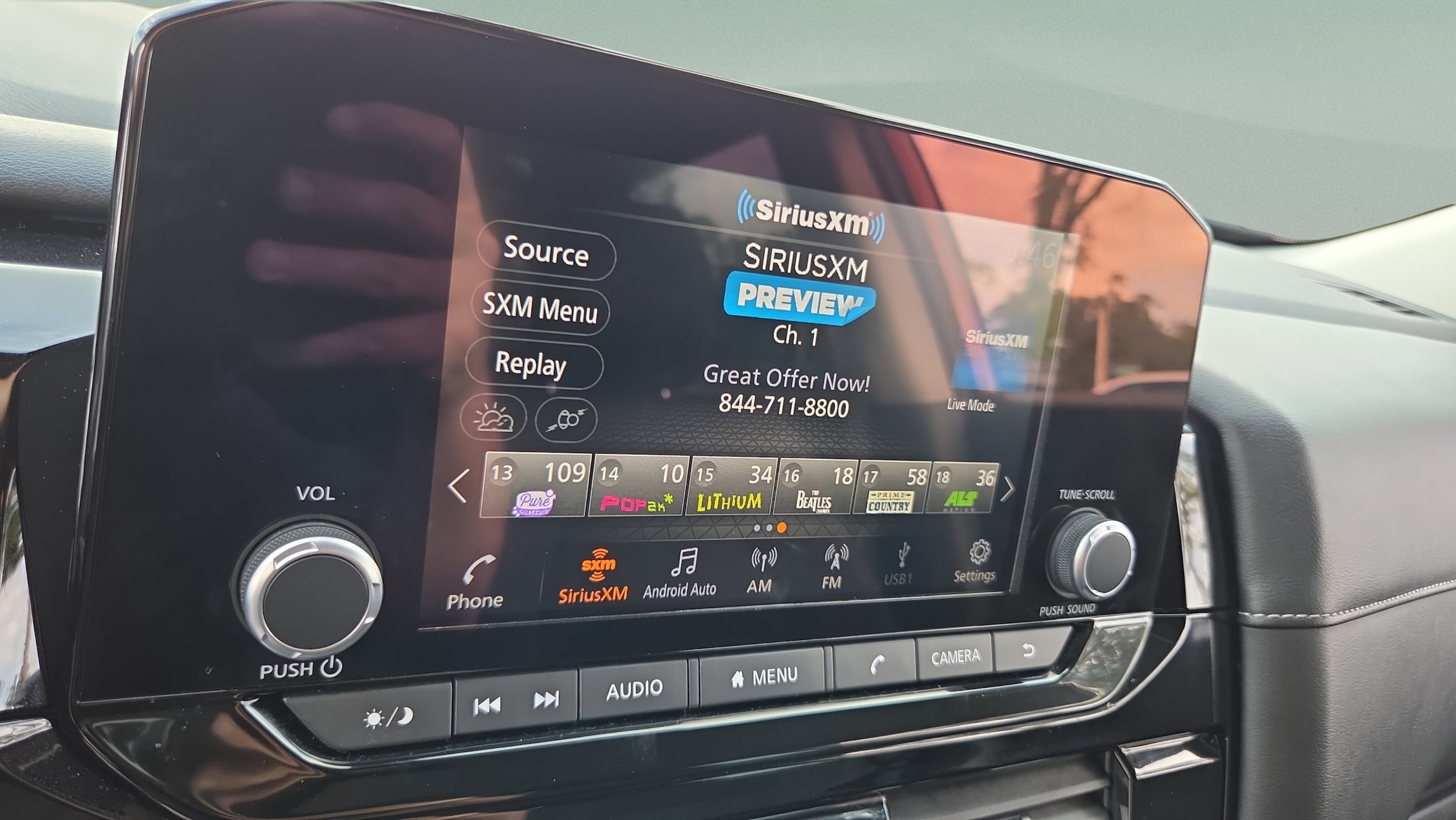 2024 Nissan Pathfinder SV - Photo 21