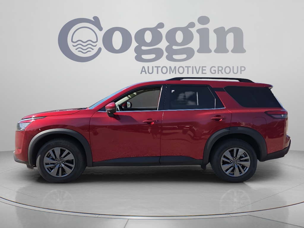 Used 2024 Nissan Pathfinder SV 4WD SUV