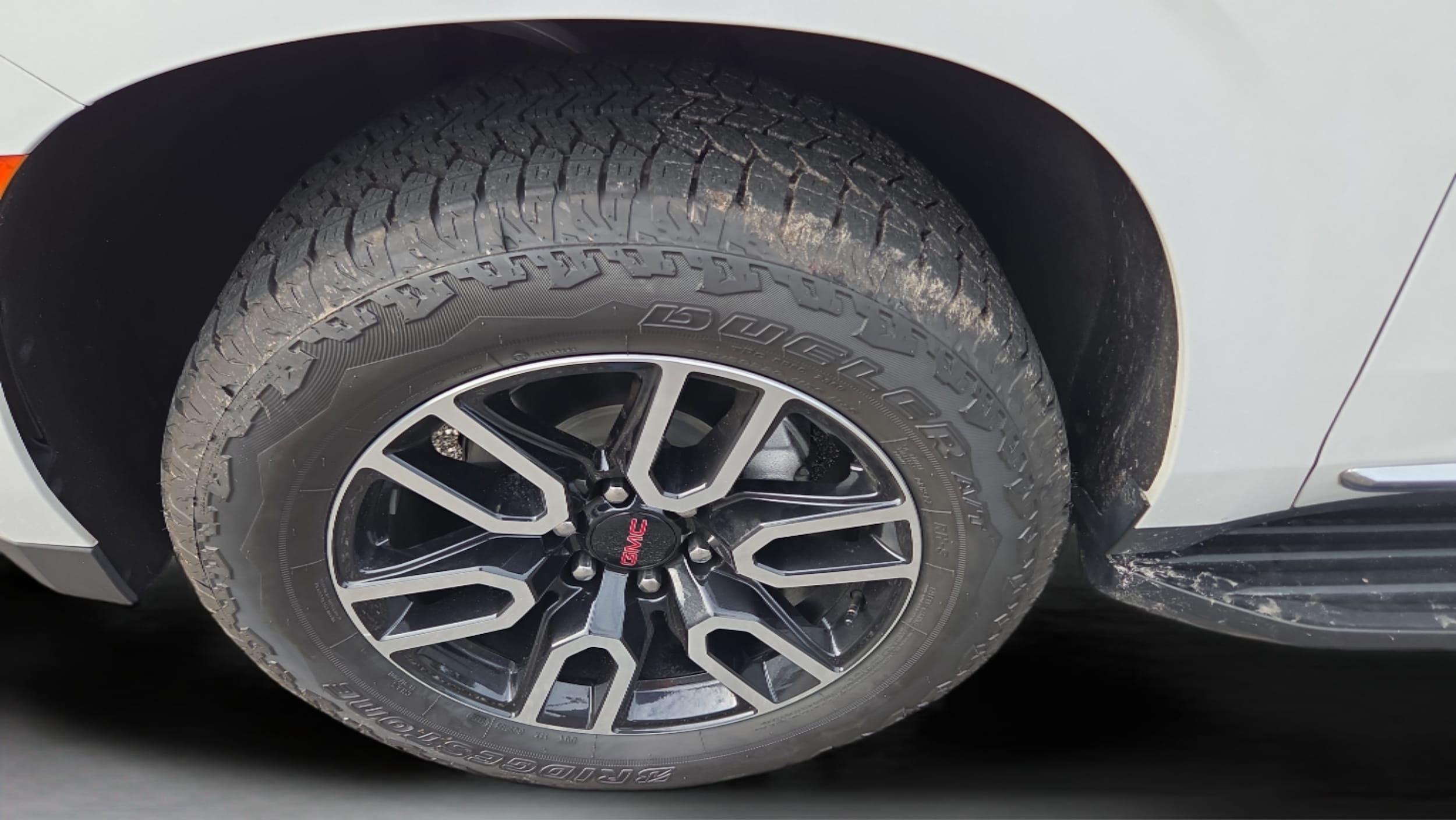 2023 GMC Yukon XL SLT - Photo 9