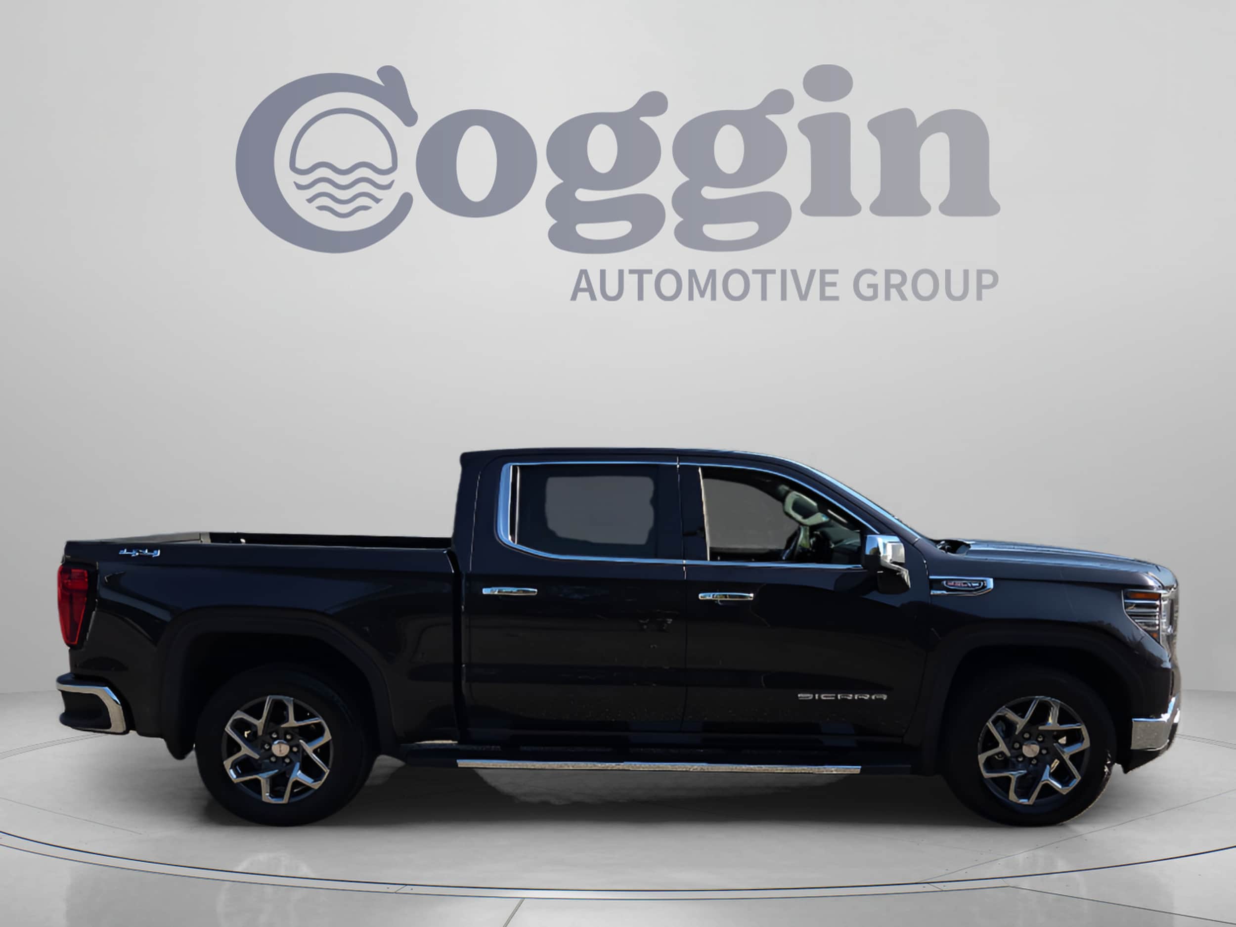 2023 GMC Sierra 1500 SLT - Photo 6