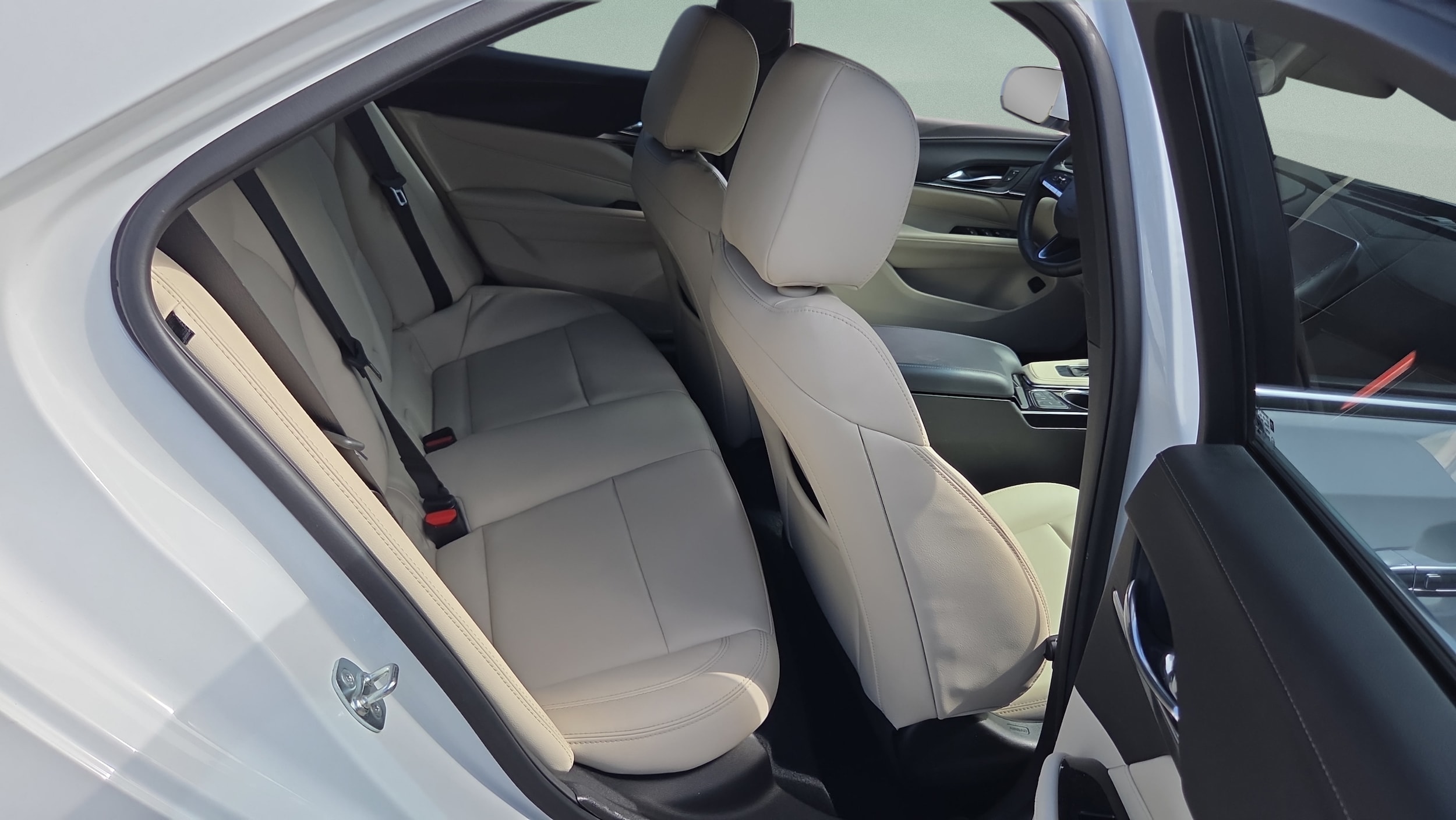 2025 Cadillac CT4 Luxury - Photo 14