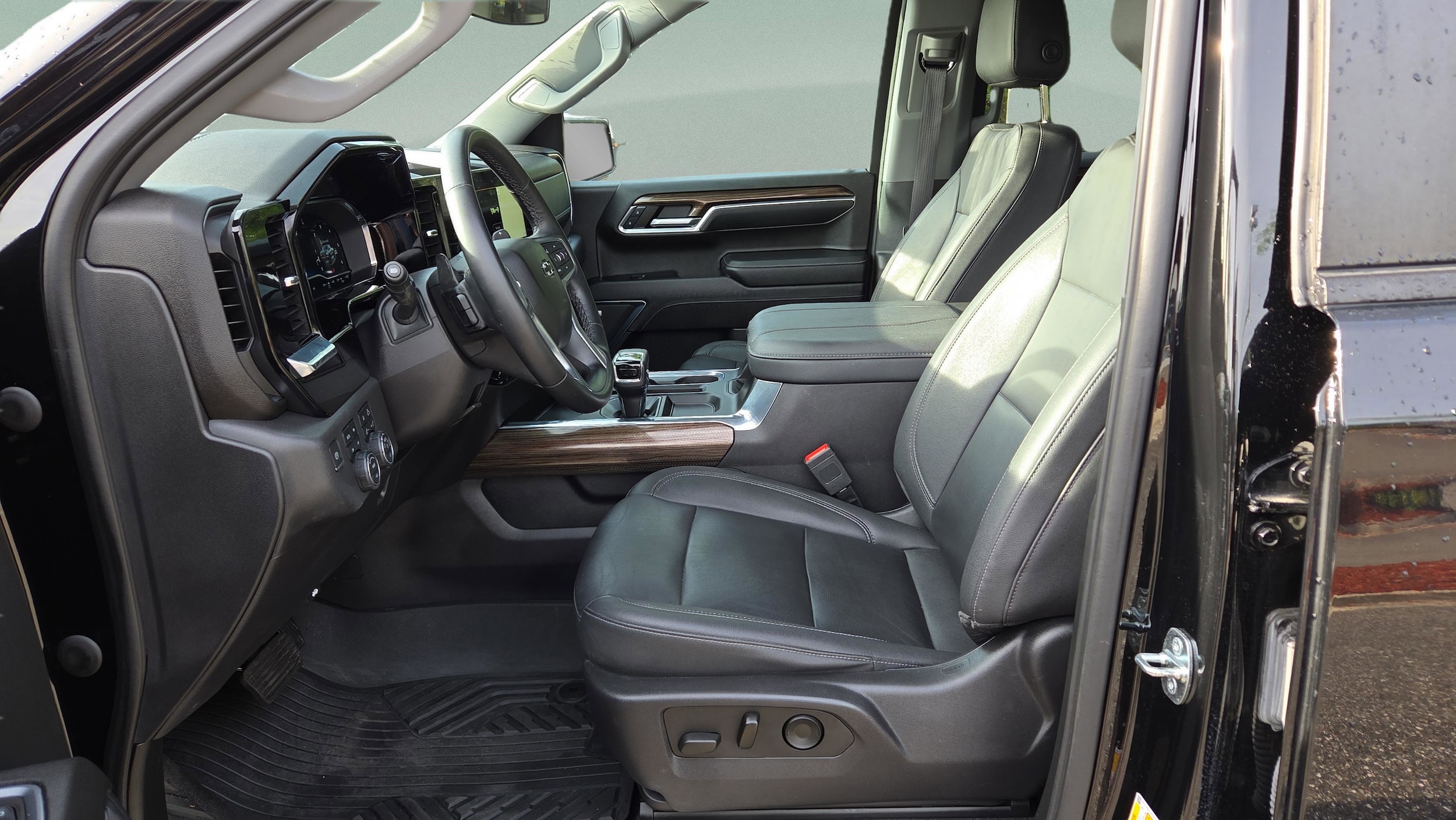 2023 Chevrolet Silverado 1500 LT Trail Boss - Photo 10