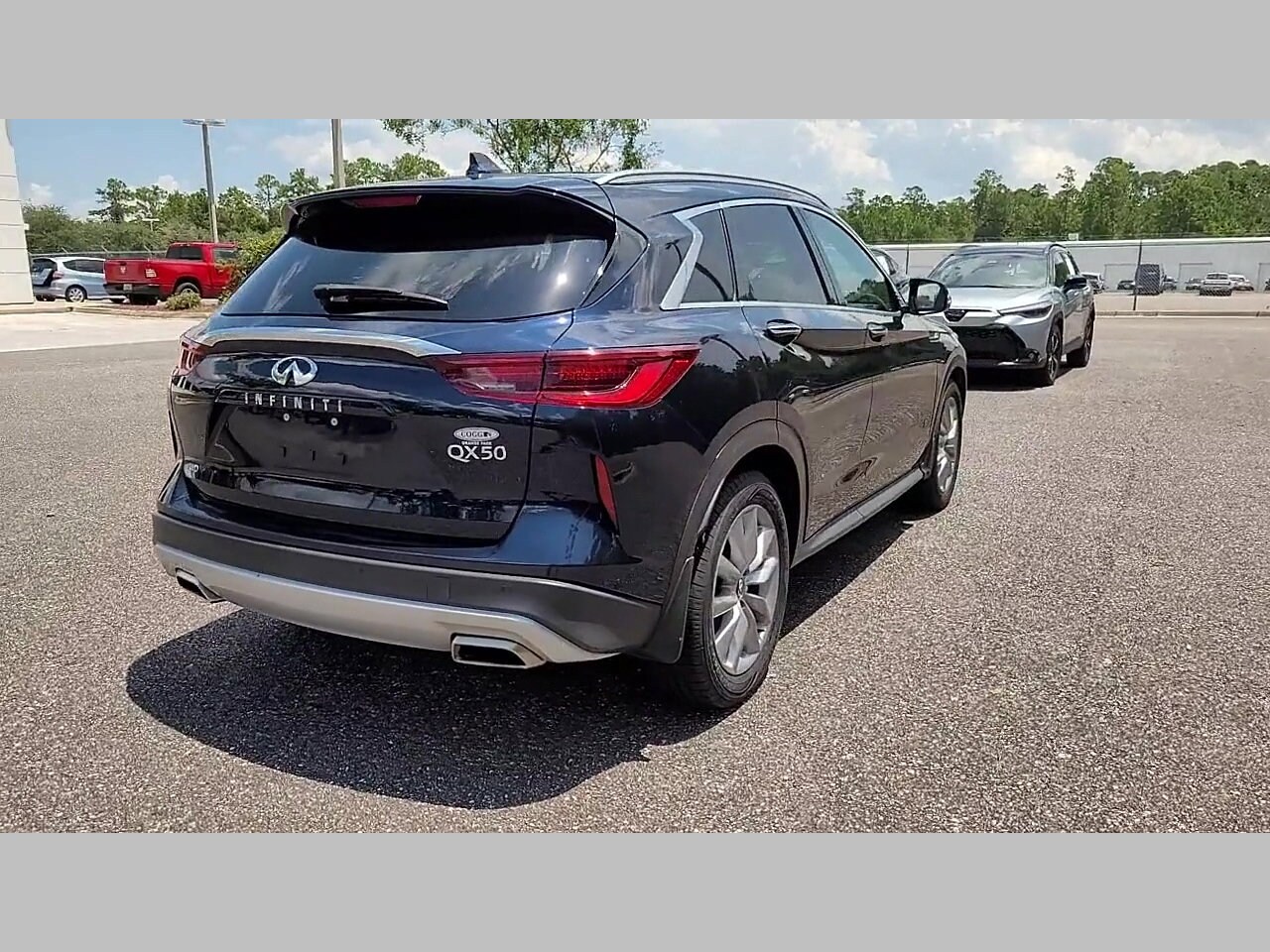 2022 Infiniti QX50 Luxe photo 28