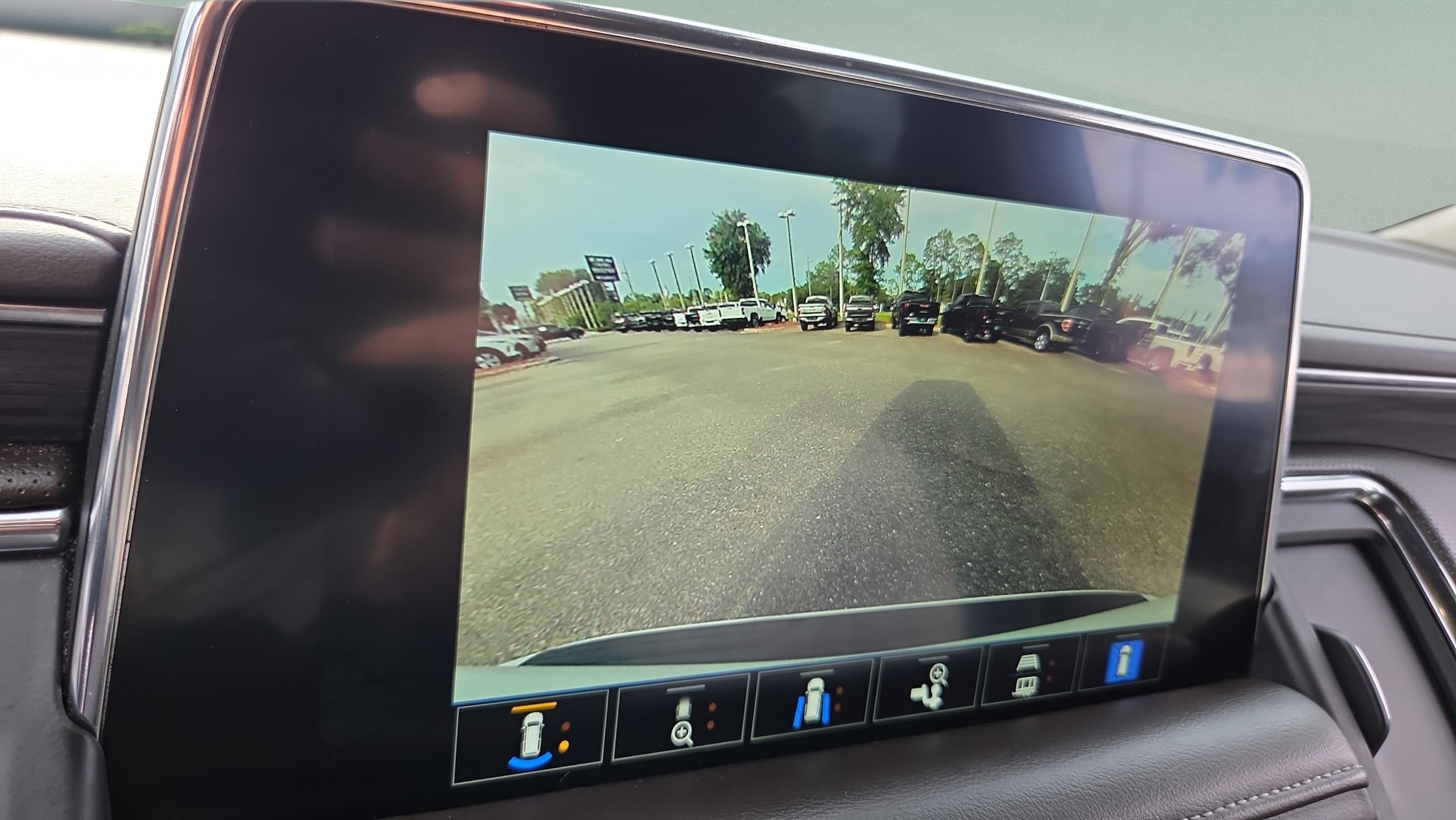 2023 GMC Yukon XL SLT - Photo 24