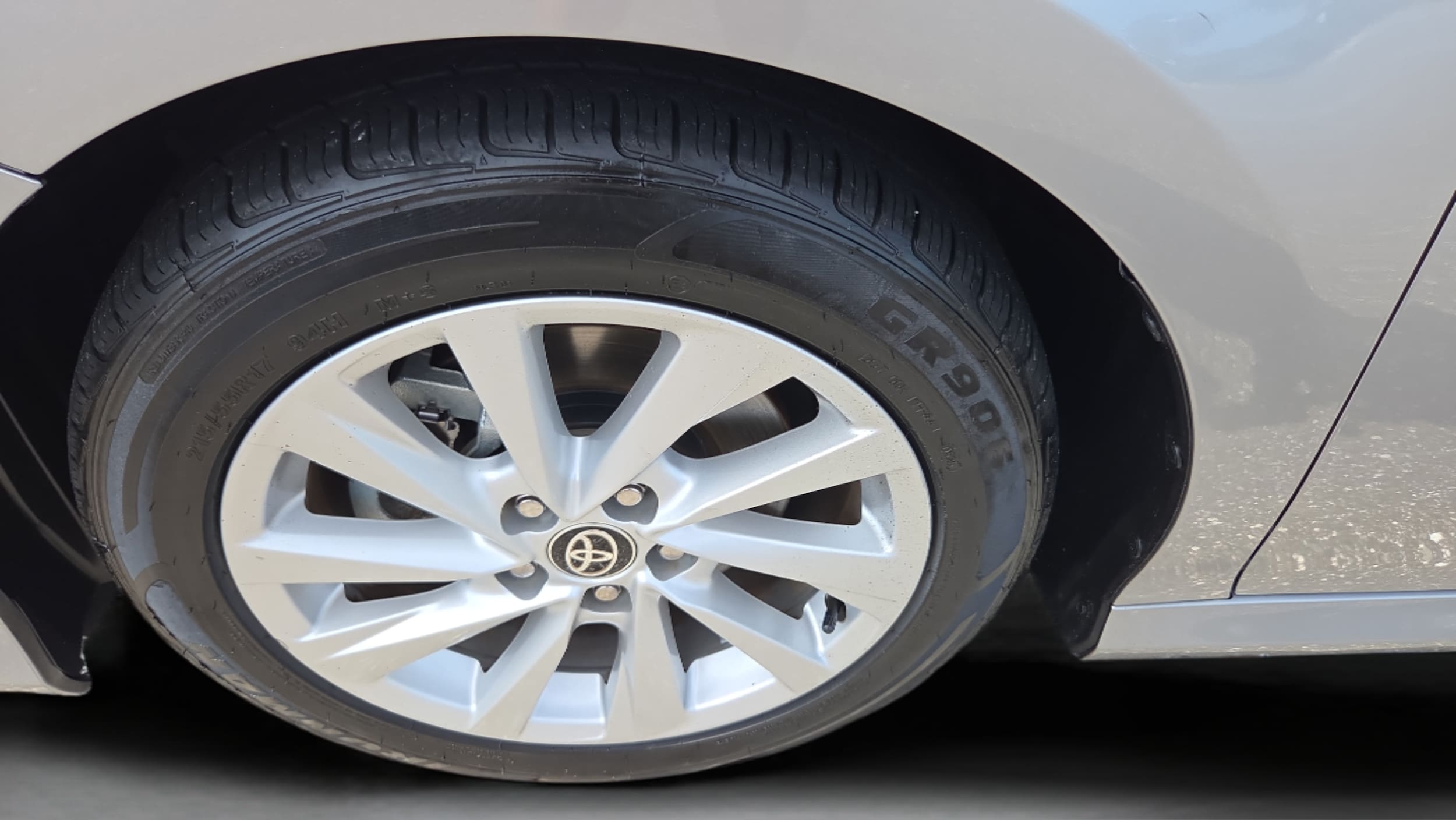 2024 Toyota Camry LE - Photo 28