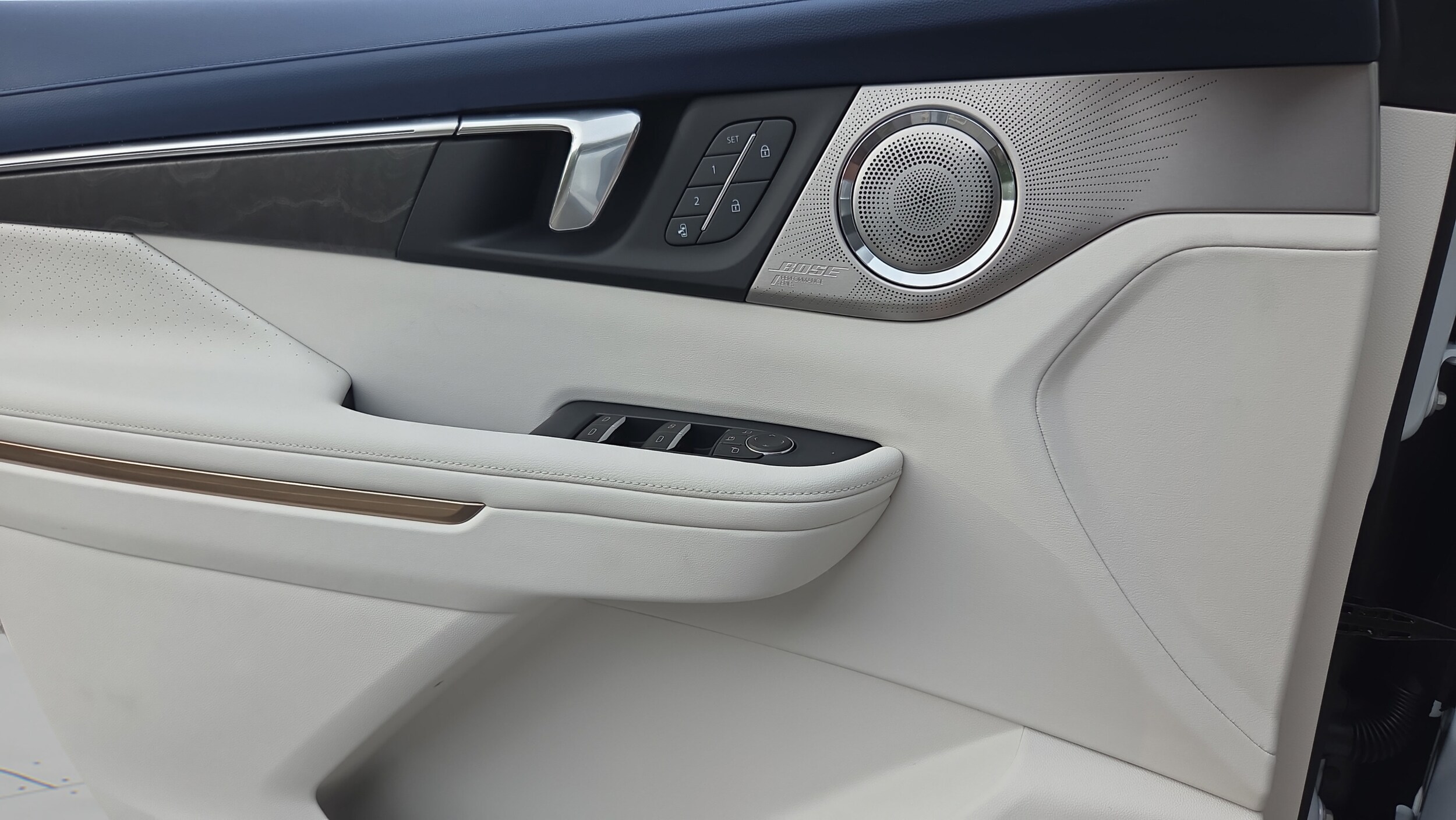 2026 Buick Enclave Avenir - Photo 25