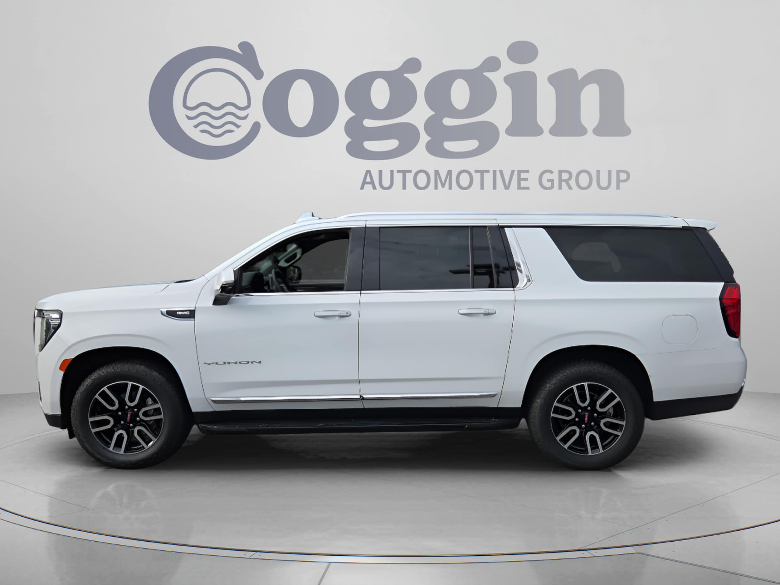 2023 GMC Yukon XL SLT - Photo 2