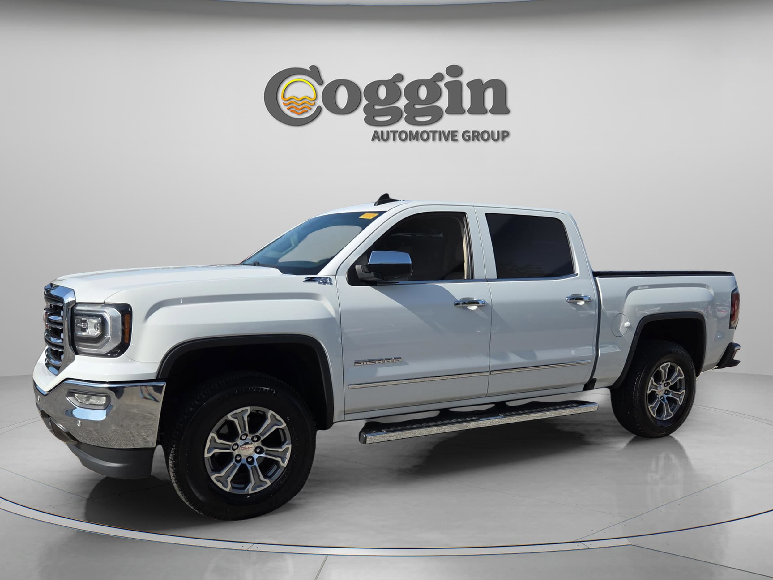 2017 GMC Sierra 4WD Crew Cab Short Box SLT's photo
