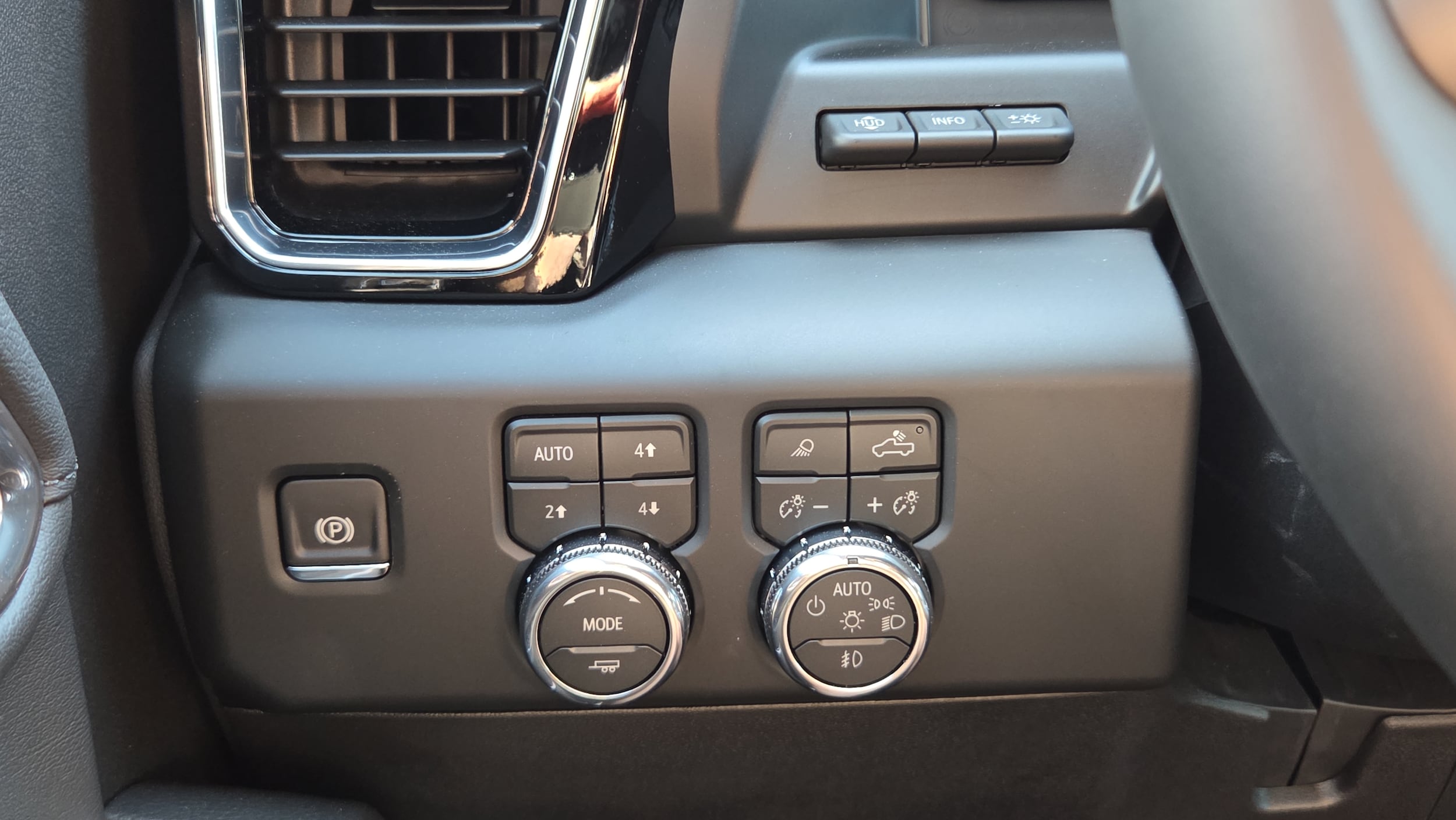 2026 GMC Sierra 3500HD Denali - Photo 12