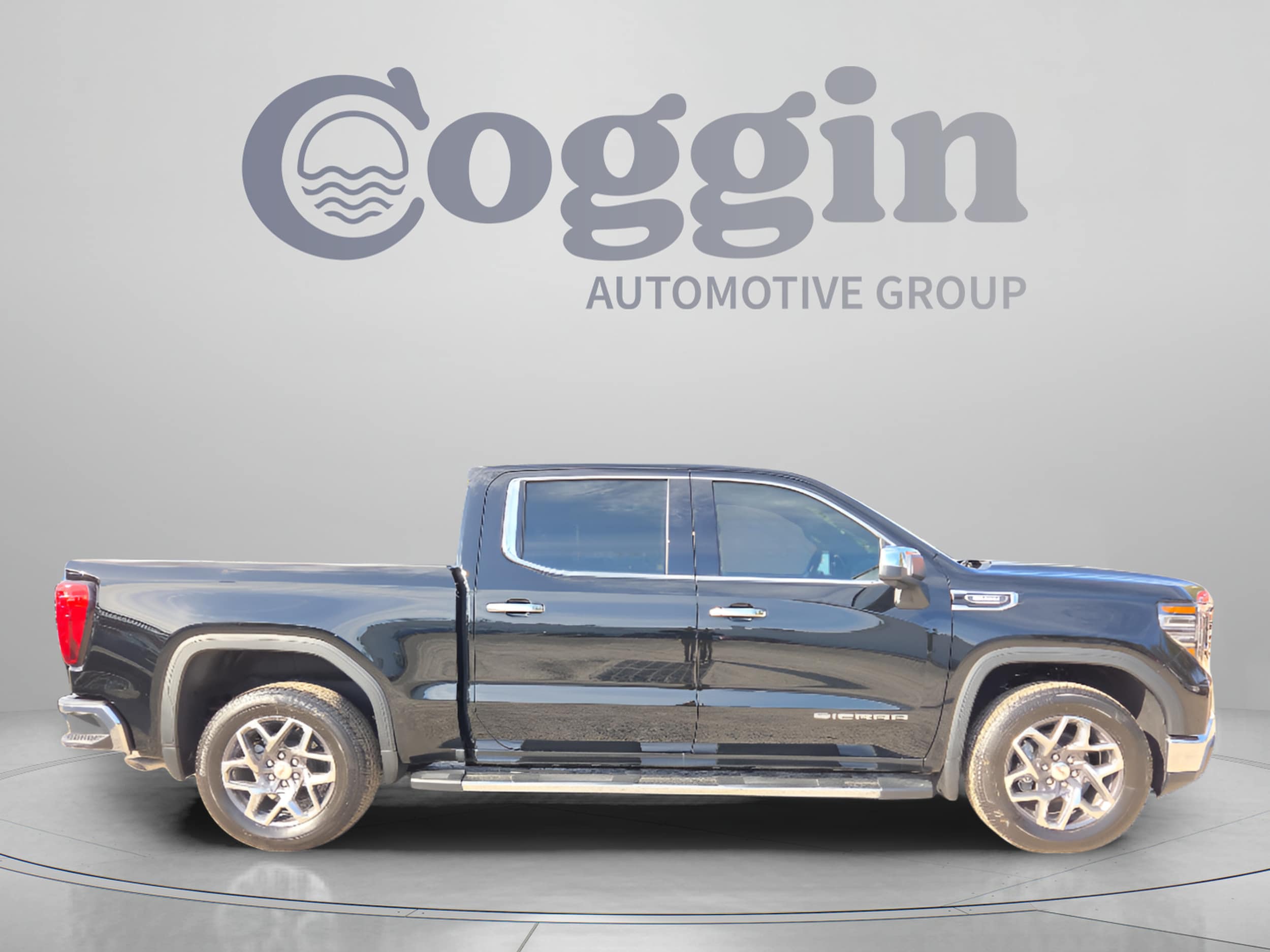 2026 GMC Sierra 1500 SLT - Photo 14
