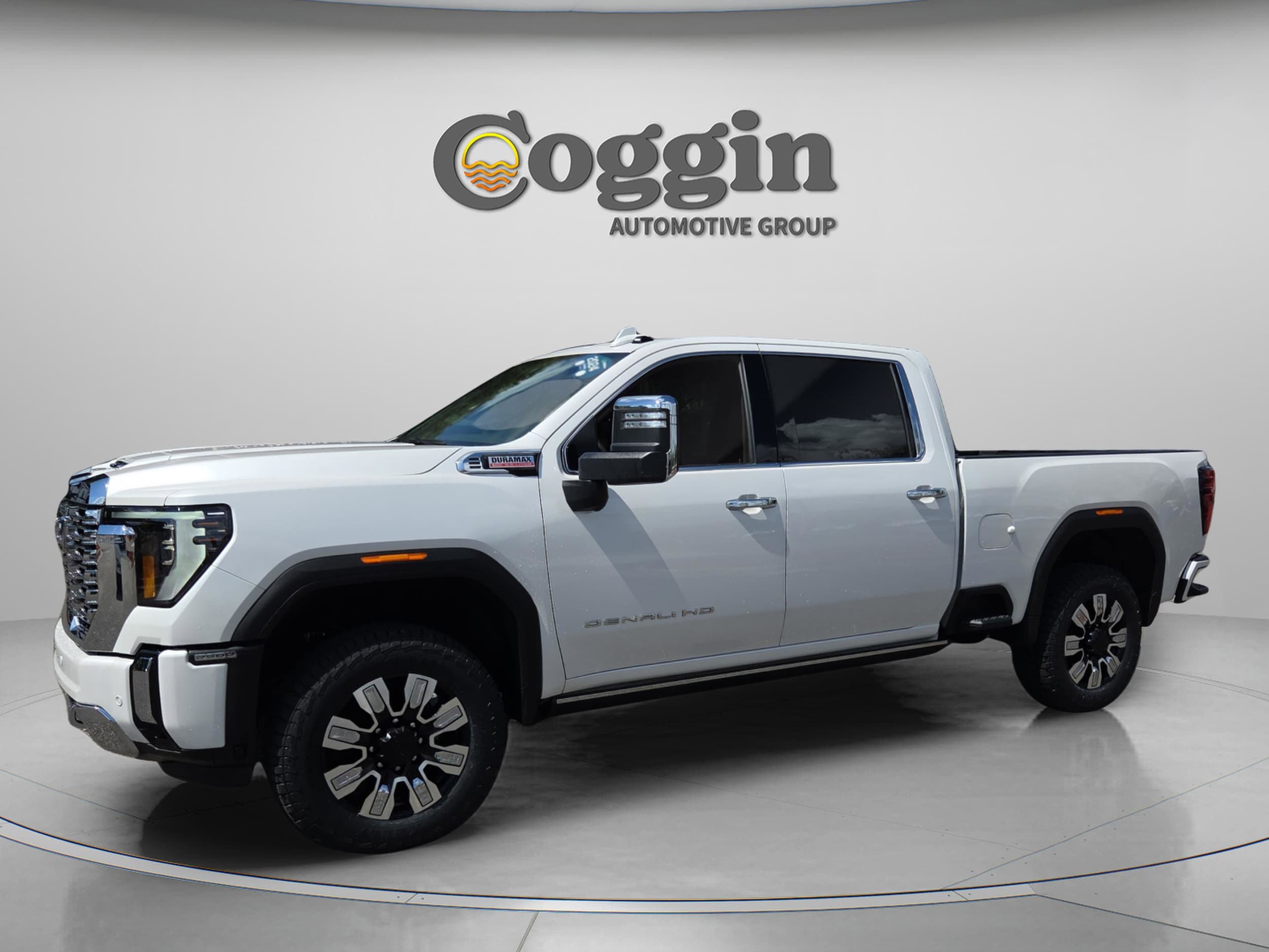 2024 GMC Sierra 4WD Crew Cab Standard Box Denali's photo