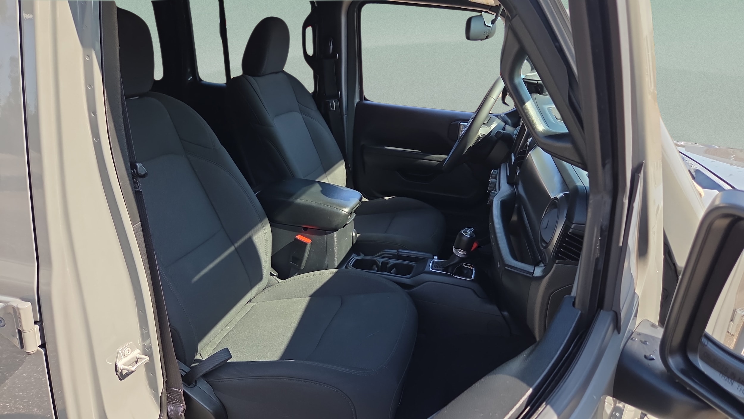 2023 Jeep Wrangler 4-Door Sport S - Photo 15