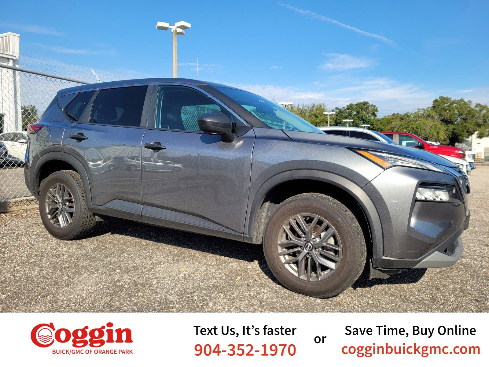 2023 Nissan Rogue S's photo