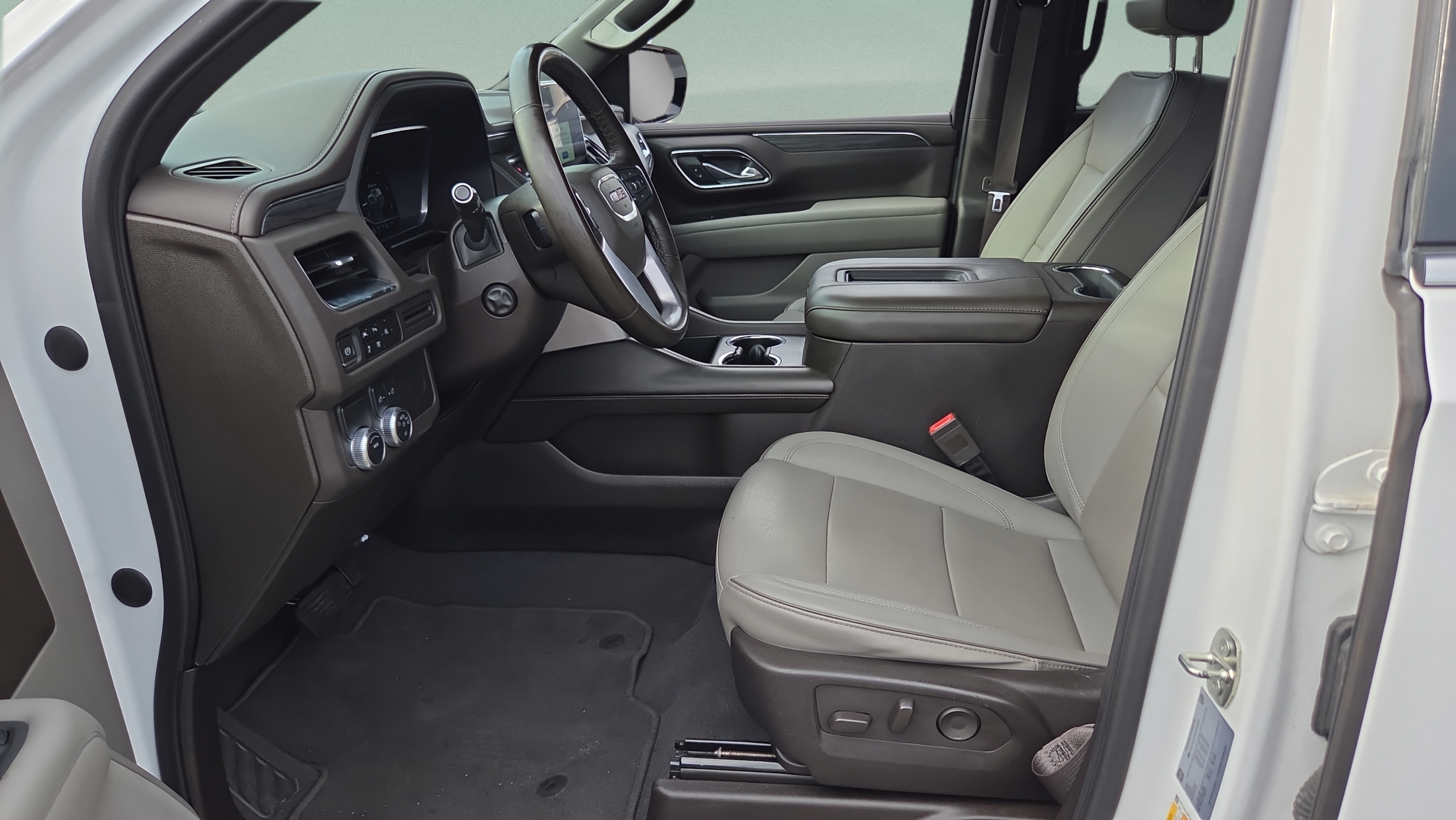 2023 GMC Yukon XL SLT - Photo 10