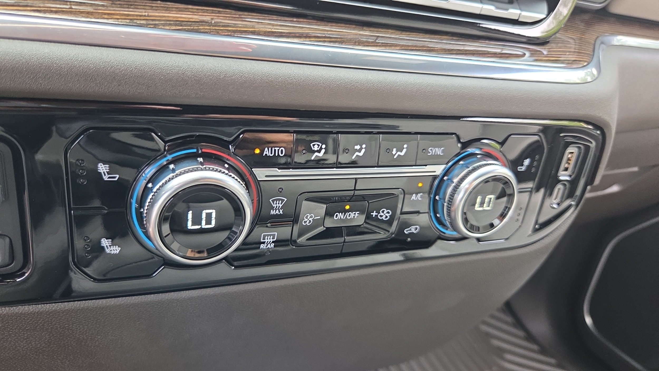 2026 GMC Sierra 1500 SLE - Photo 22