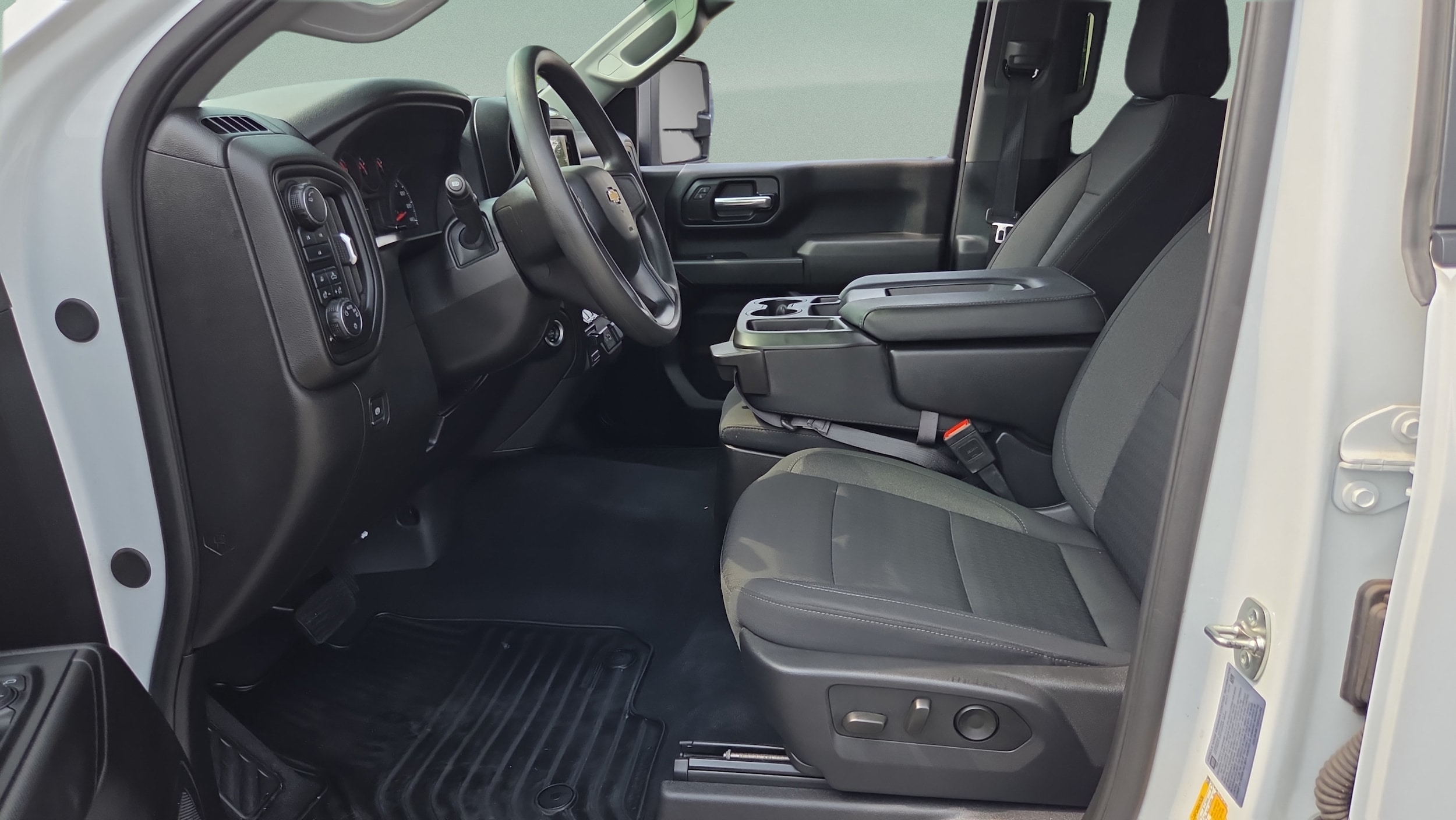 2025 Chevrolet Silverado 2500HD Custom - Photo 9