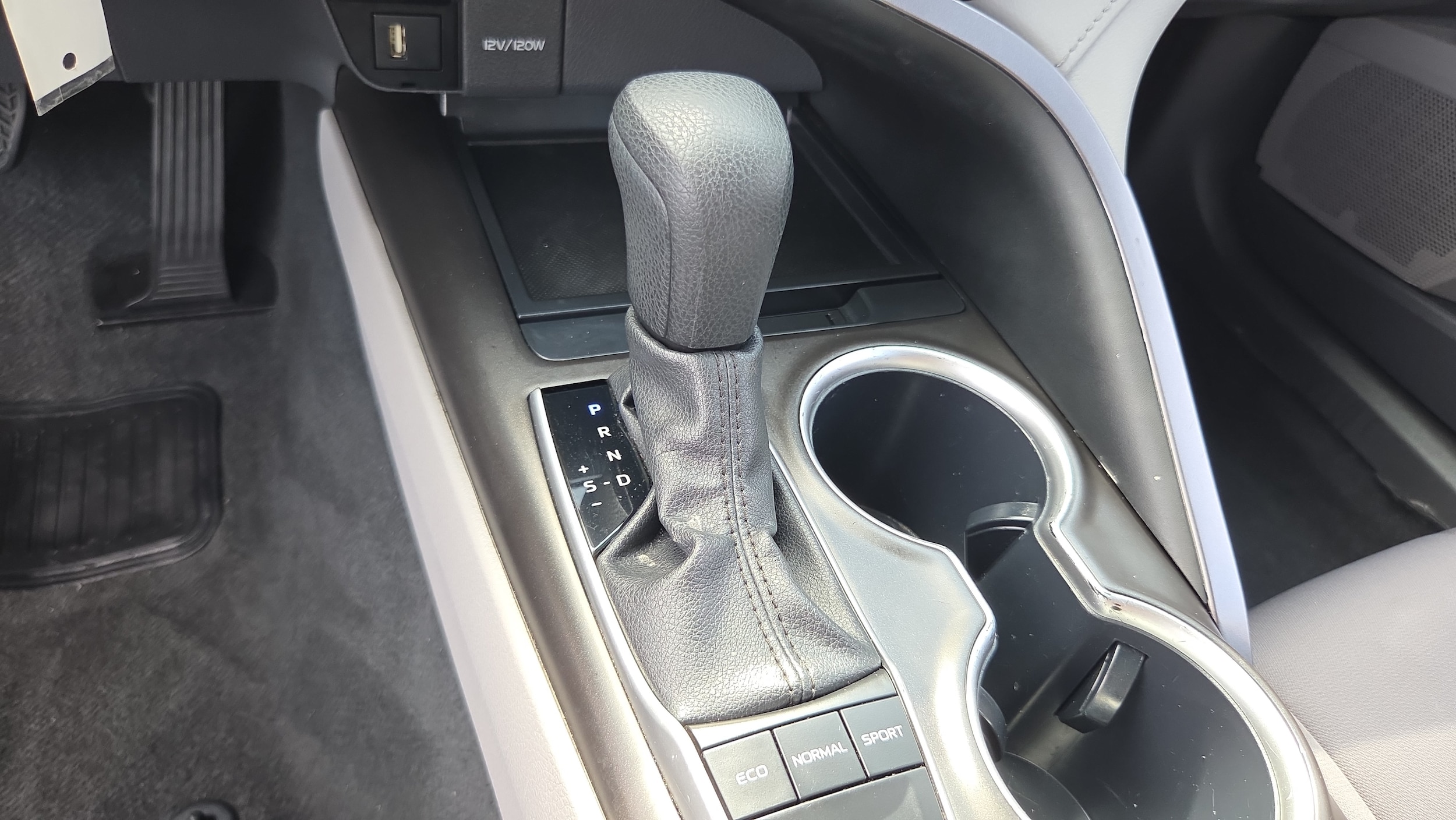 2024 Toyota Camry LE - Photo 21