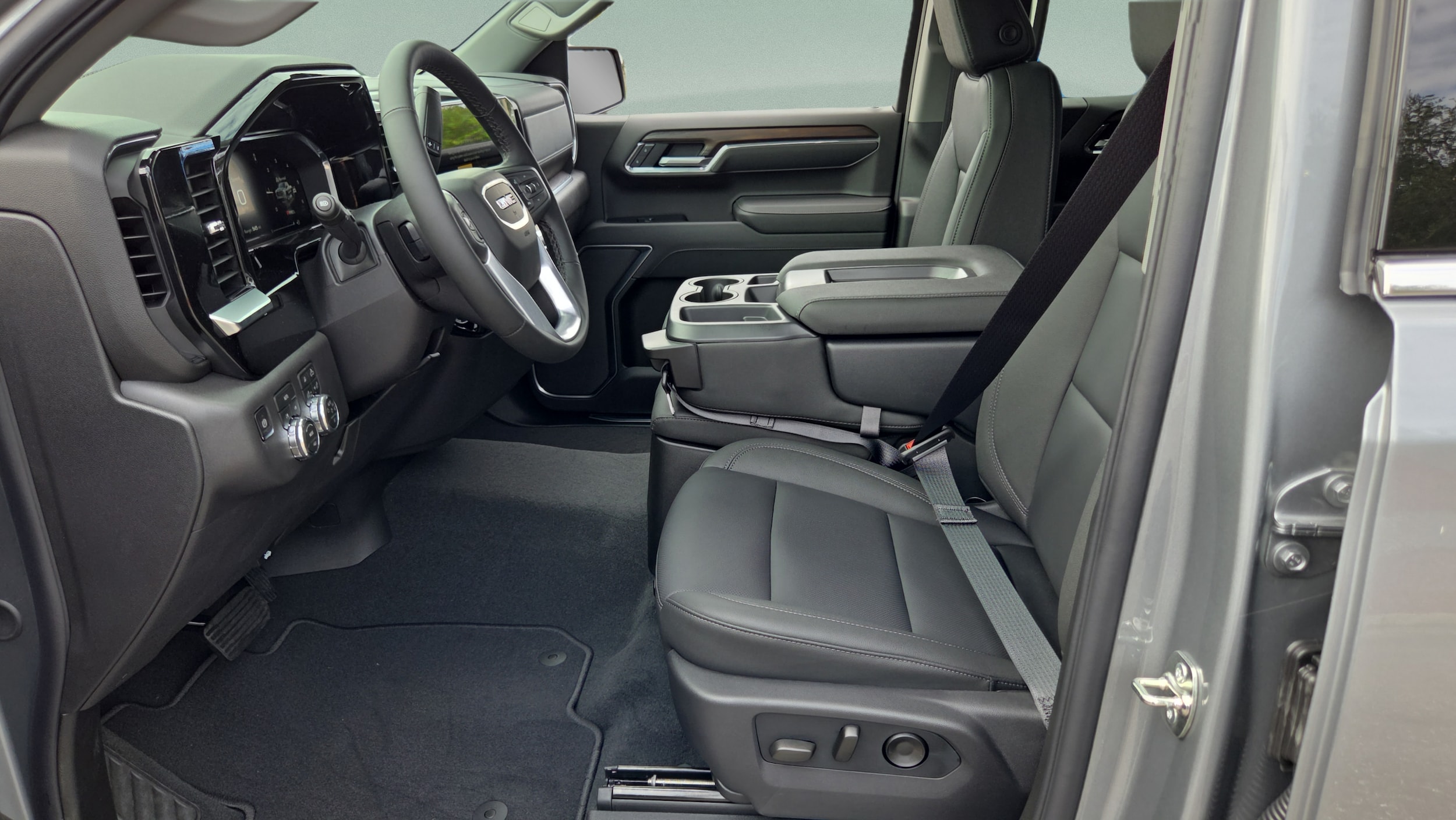 2026 GMC Sierra 1500 SLT - Photo 9