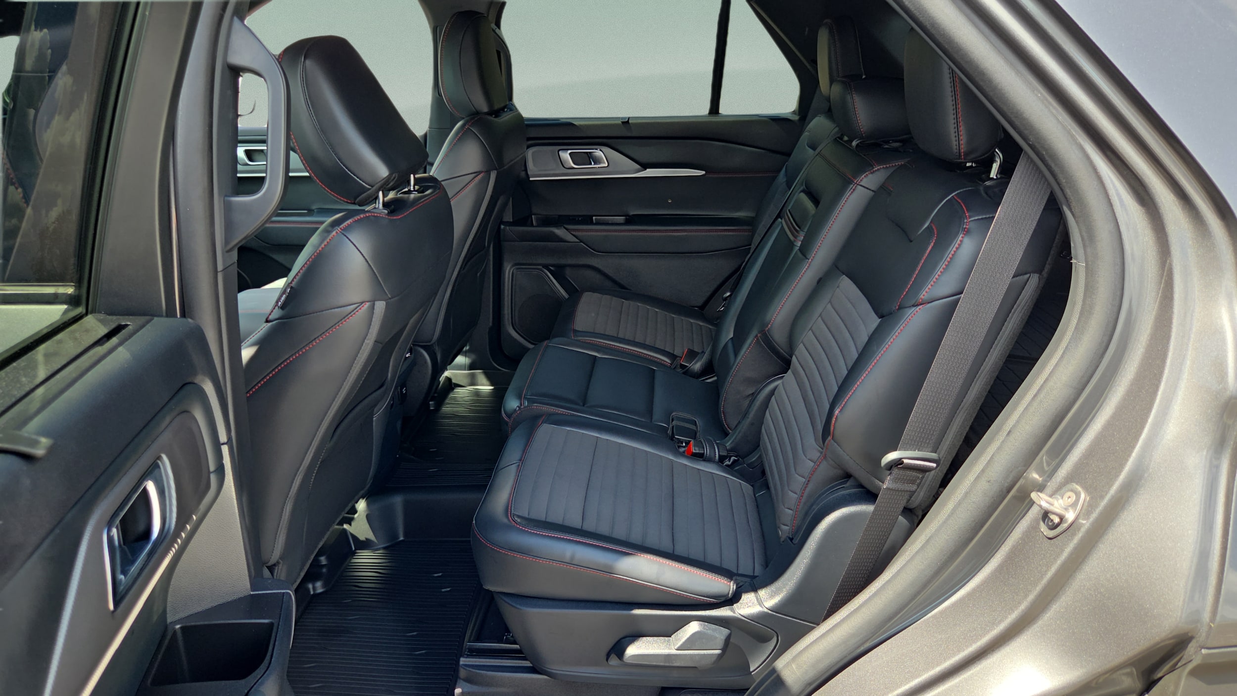 2025 Ford Explorer ST-LINE - Photo 10