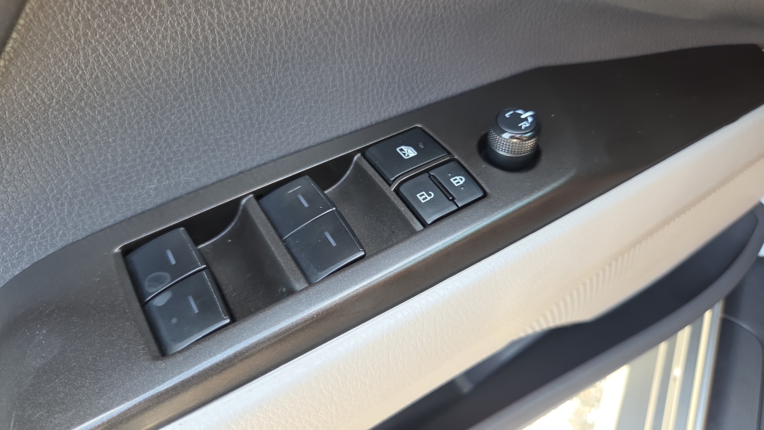 2024 Toyota Camry LE - Photo 27