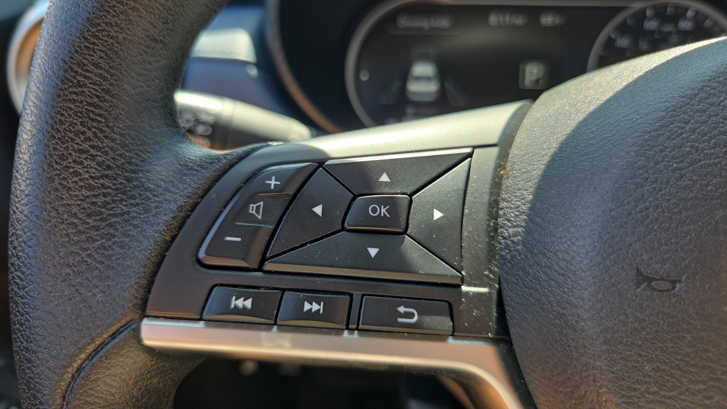 2025 Nissan Versa Sedan SV - Photo 26