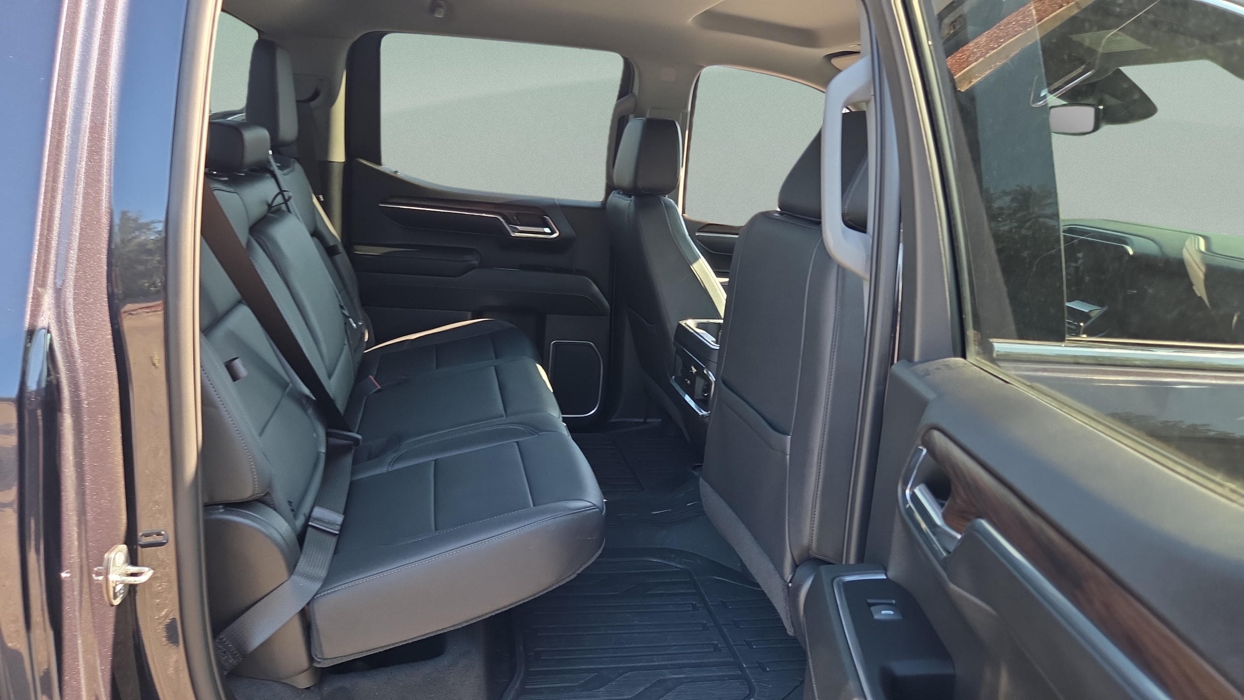2023 GMC Sierra 1500 SLT - Photo 14