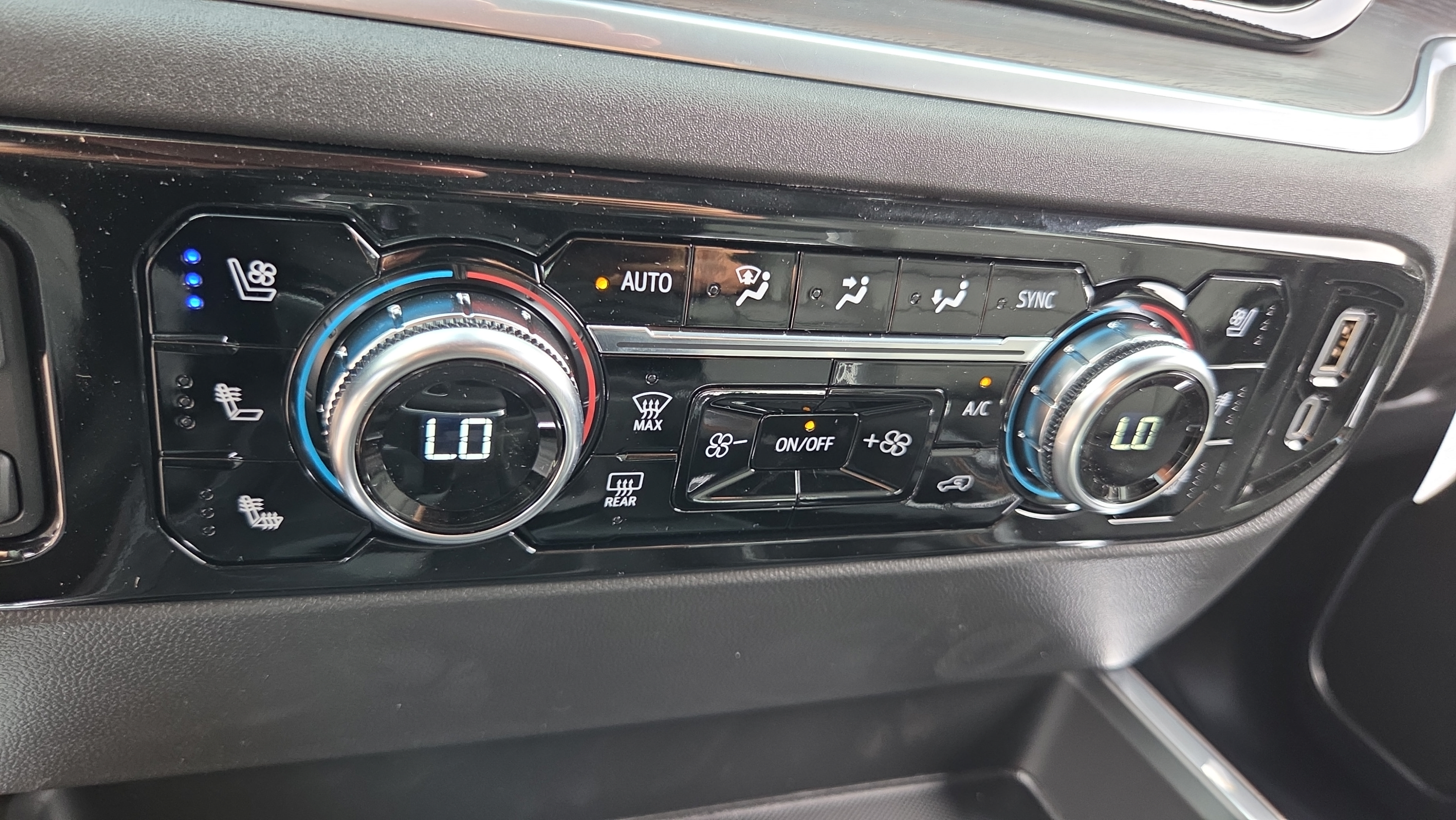 2026 GMC Sierra 1500 SLT - Photo 20