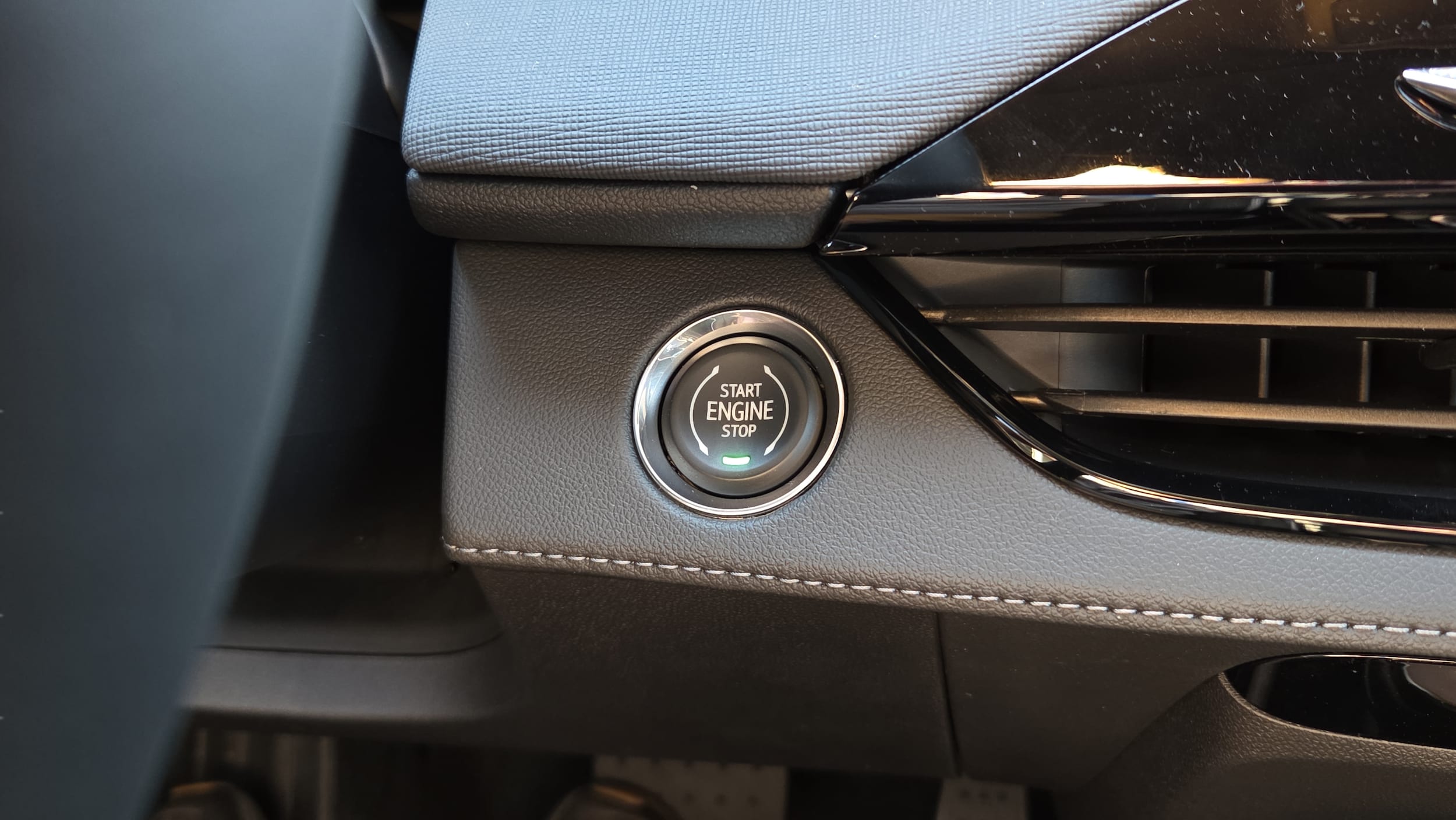 2026 Buick Enclave Sport Touring - Photo 16