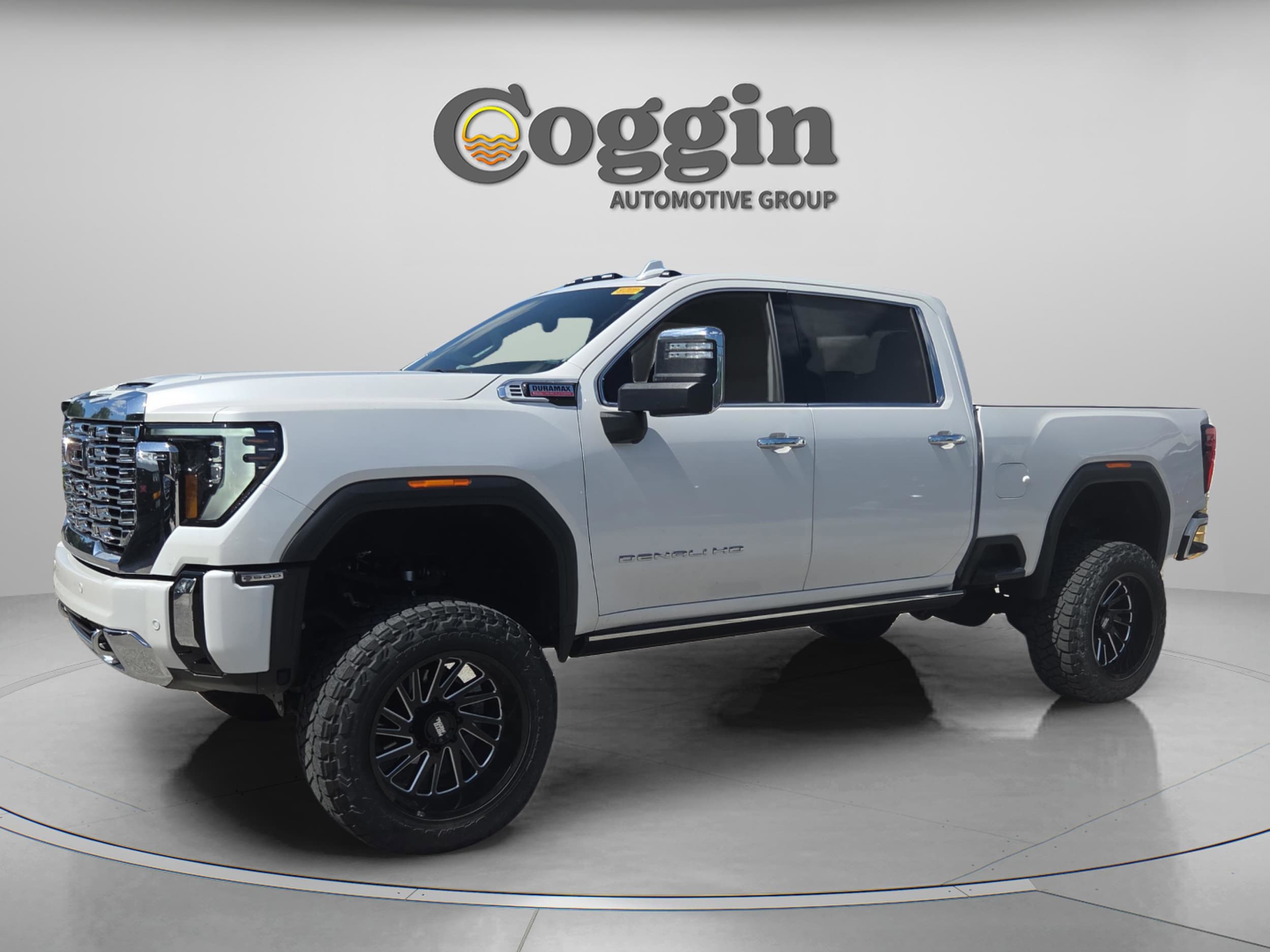 2024 GMC Sierra 4WD Crew Cab Standard Box Denali's photo