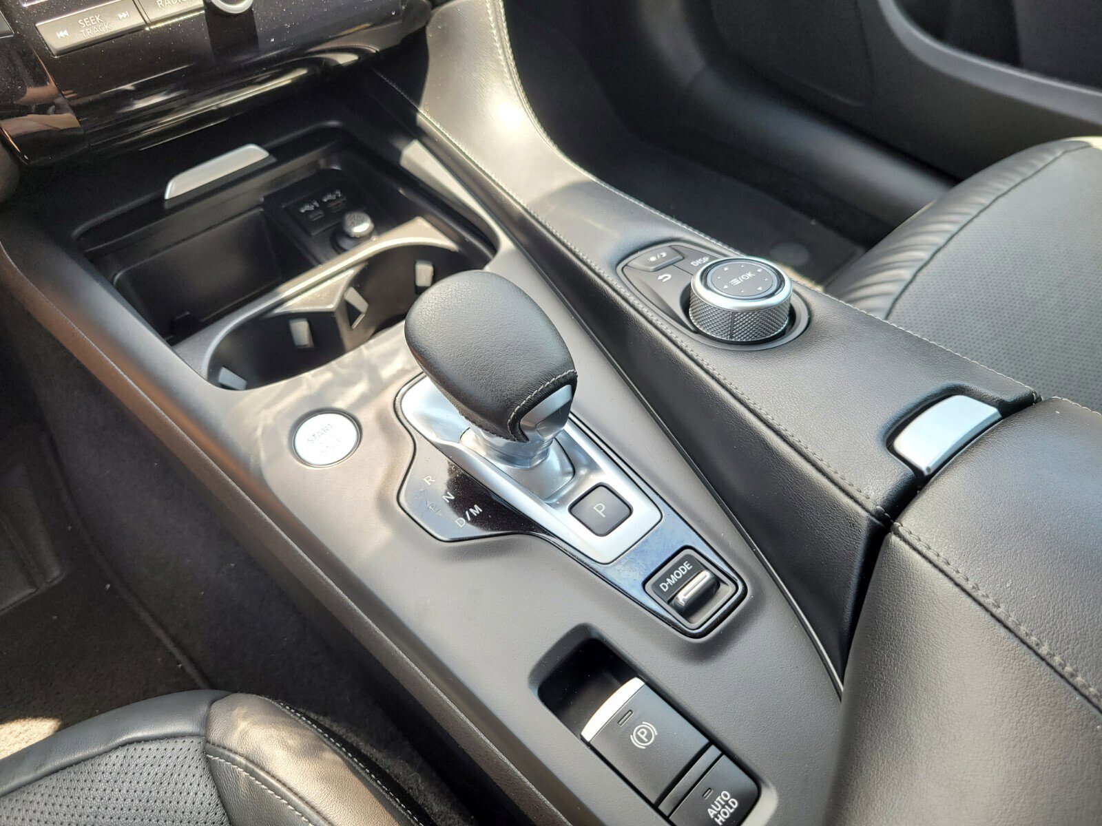 2022 Infiniti QX50 Luxe photo 14
