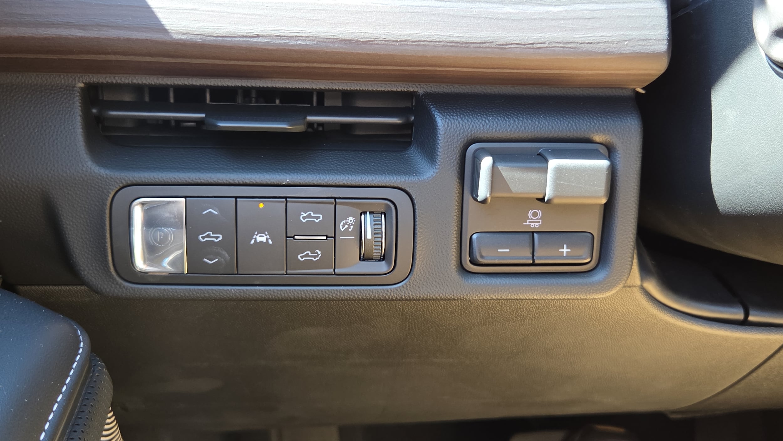 2025 GMC Sierra EV Denali - Photo 10