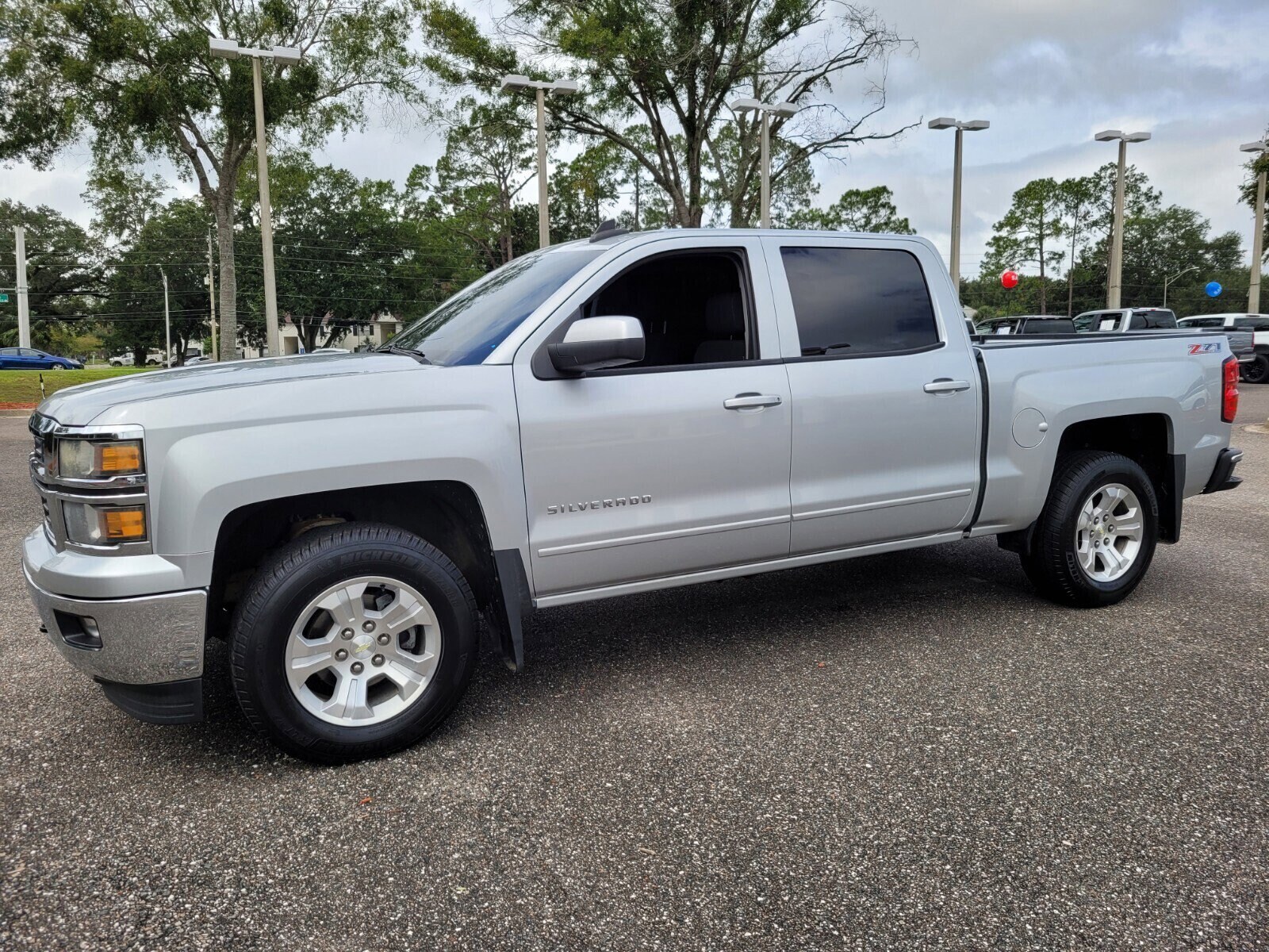 Used 2015 Chevrolet Silverado 1500 2LT with VIN 3GCUKREC9FG433906 for sale in Jacksonville, FL