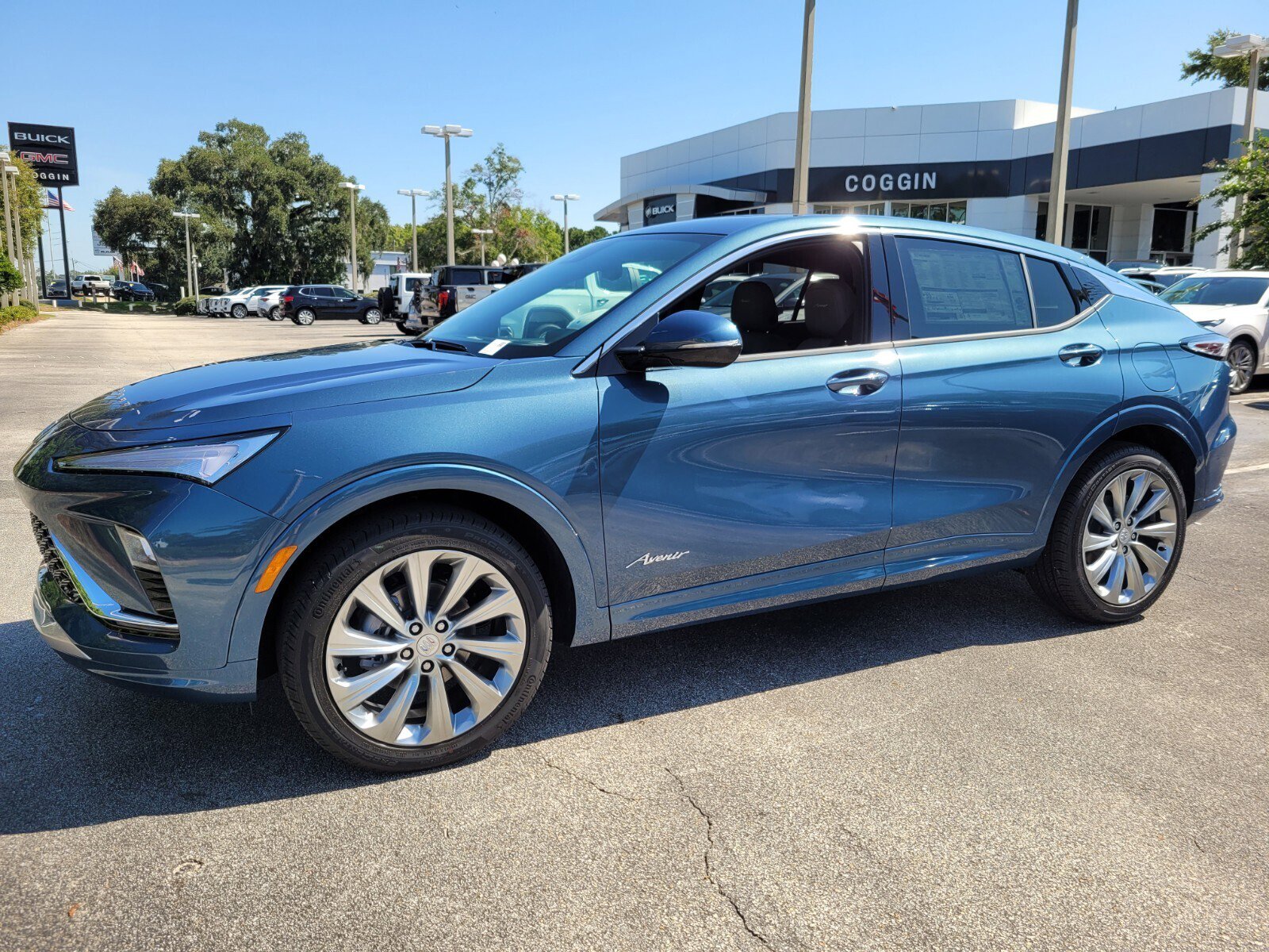 2025 Buick Envista Avenir photo 2