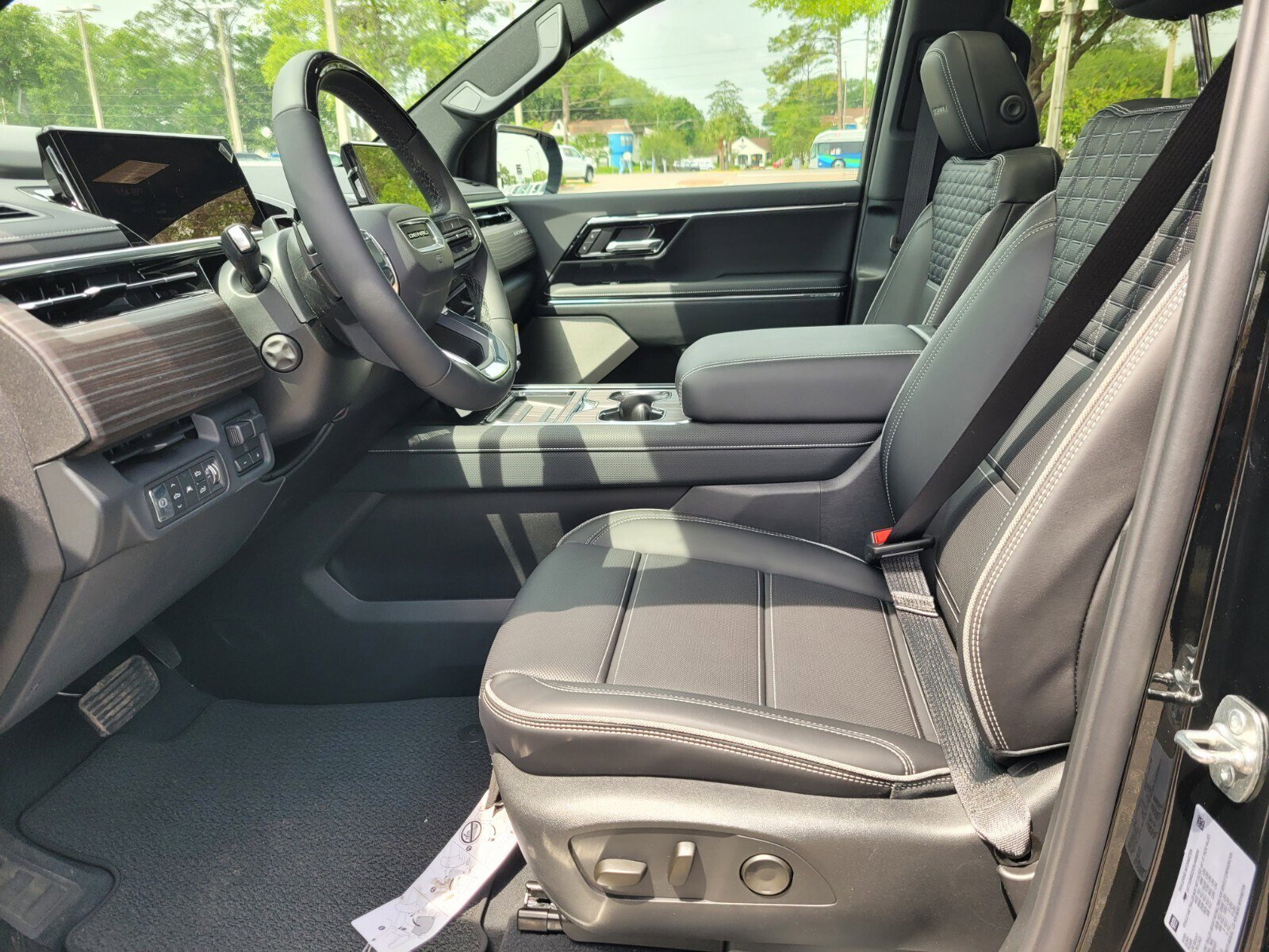2025 Gmc Sierra EV Denali photo 3
