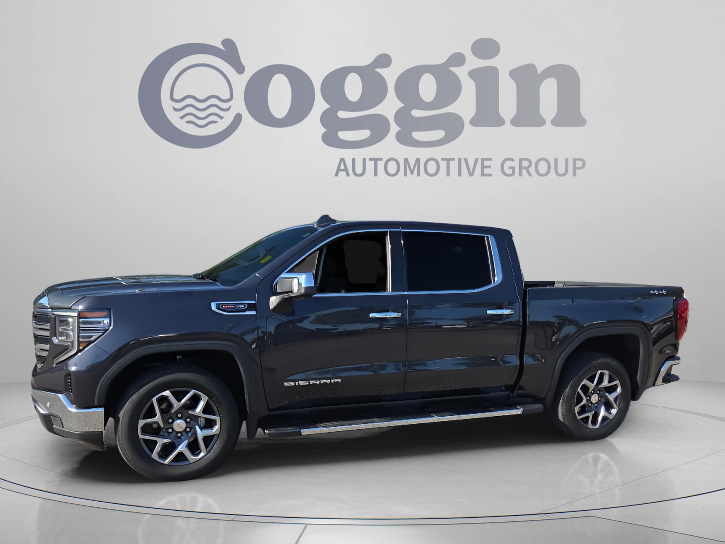2023 GMC Sierra 1500 SLT - Photo 1