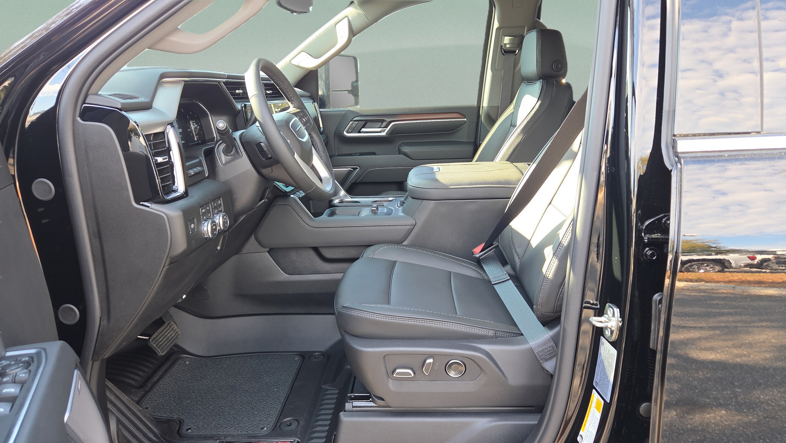 2026 GMC Sierra 3500HD Denali - Photo 24