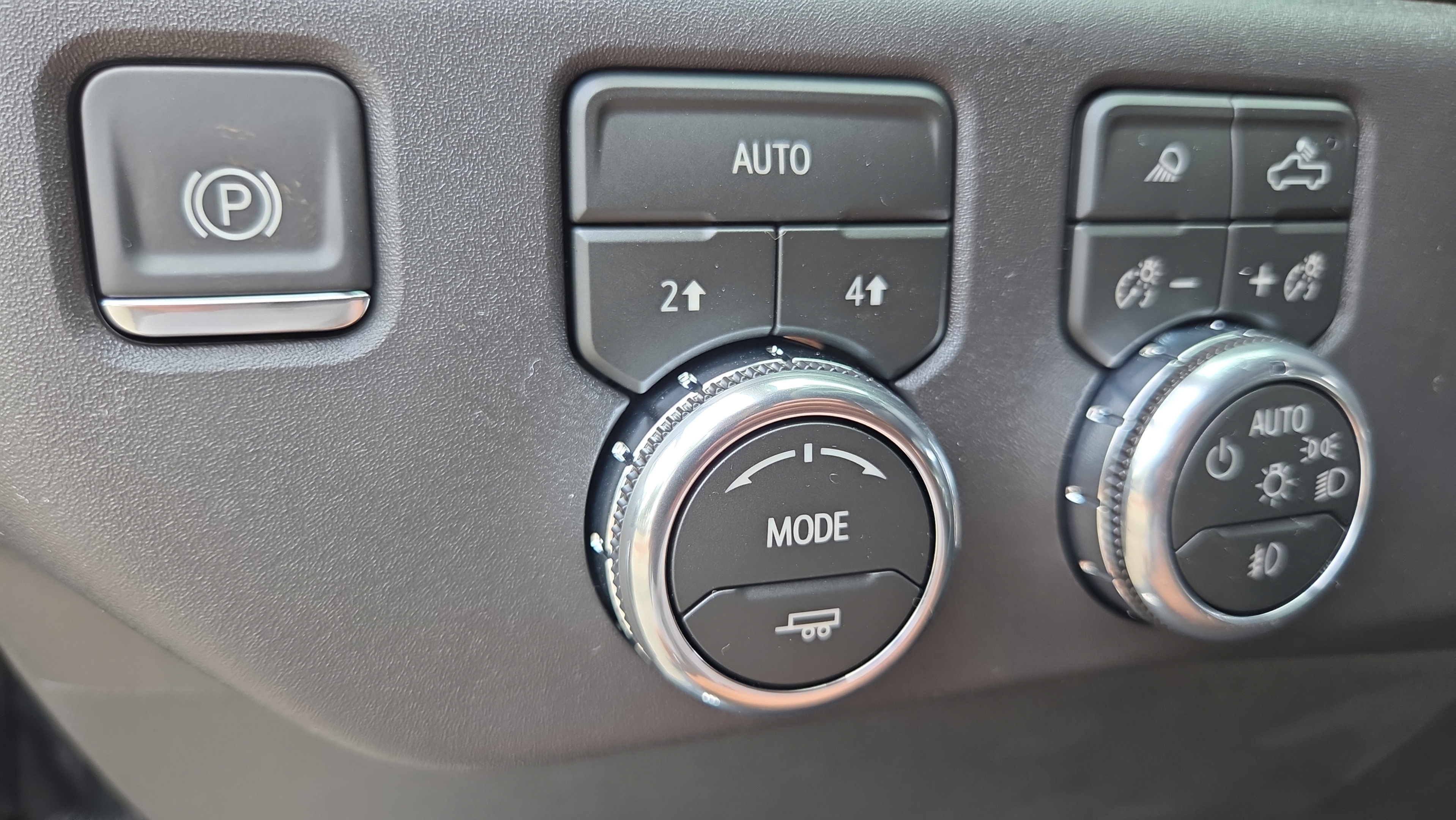 2026 GMC Sierra 1500 SLT - Photo 26